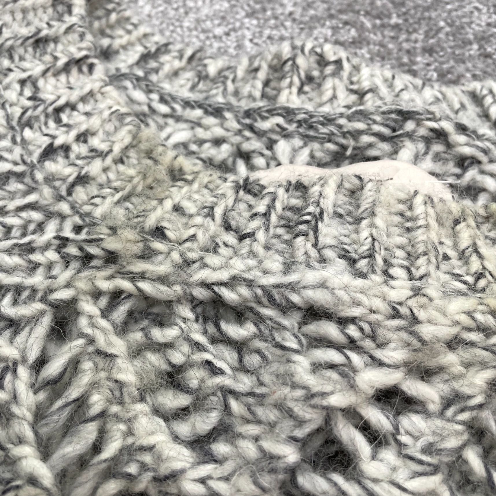 Loft LOFT Ann Taylor Crochet Pullover Sweater Women Medium Gray Round Neck Open Knit Size M / US 6-8 / IT 42-44 - 6 Thumbnail