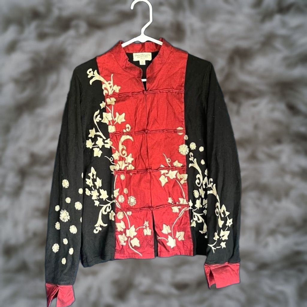 Jim Thompson VINTAGE Norm Thompson Shirt Women M Red Floral Button Down Black Red Design Size M / US 6-8 / IT 42-44 - 1 Thumbnail