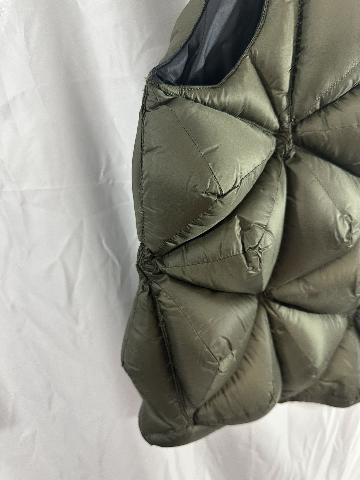 Moncler Genius × Pharrell MONCLER GENIUS X PHARRELL TURTLE VEST Size US M / EU 48-50 / 2 - 11 Thumbnail