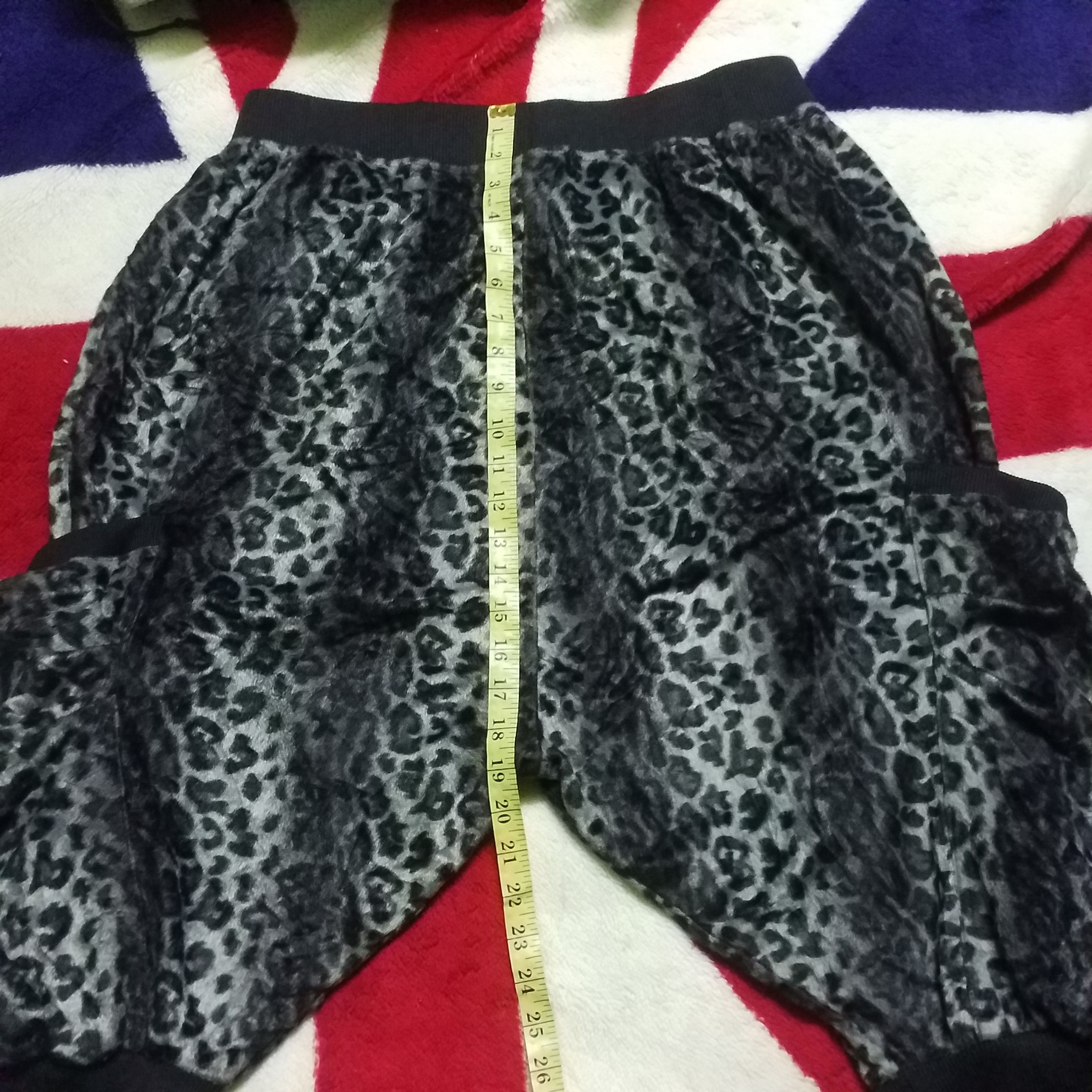Japanese Brand CLASH AHEAD BALLON SHORT LEOPARD PRINT STYLE Size 40" / US 18 - 3 Thumbnail