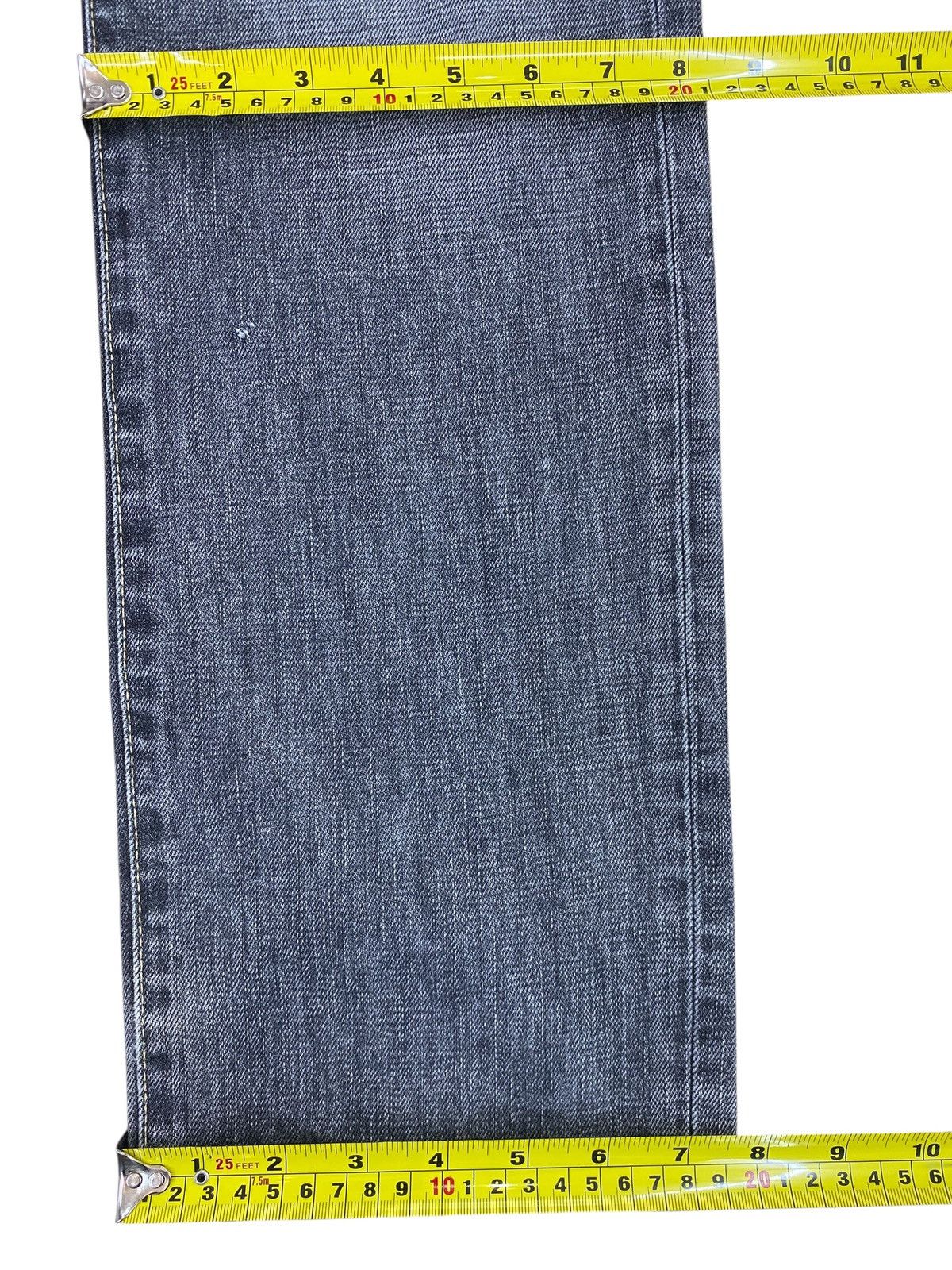 Uniqlo Uniqlo Light Wash Whiskered Slim Fit Straight Jeans Size US 32 / EU 48 - 9 Thumbnail