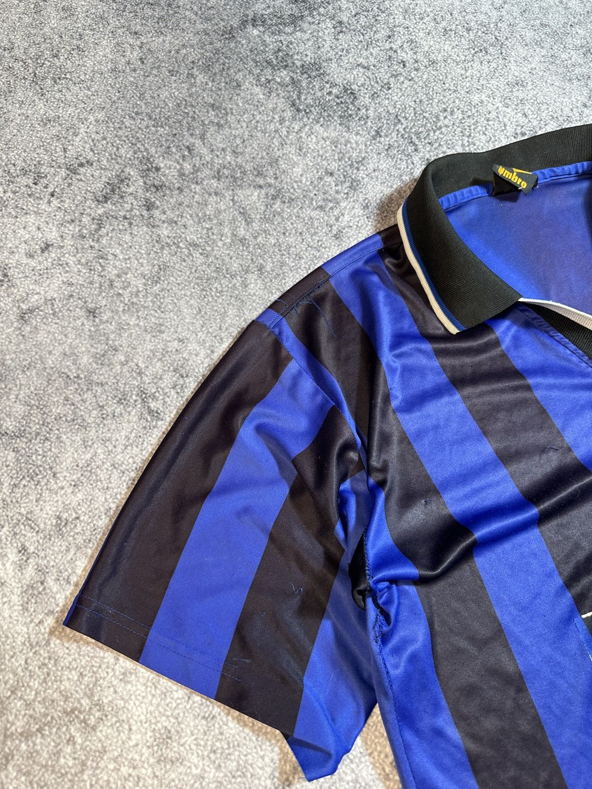 Umbro × Vintage Vintage Inter Umbro Pirelli Soccer Jersey 90s Very Rare L Size US L / EU 52-54 / 3 - 4 Thumbnail