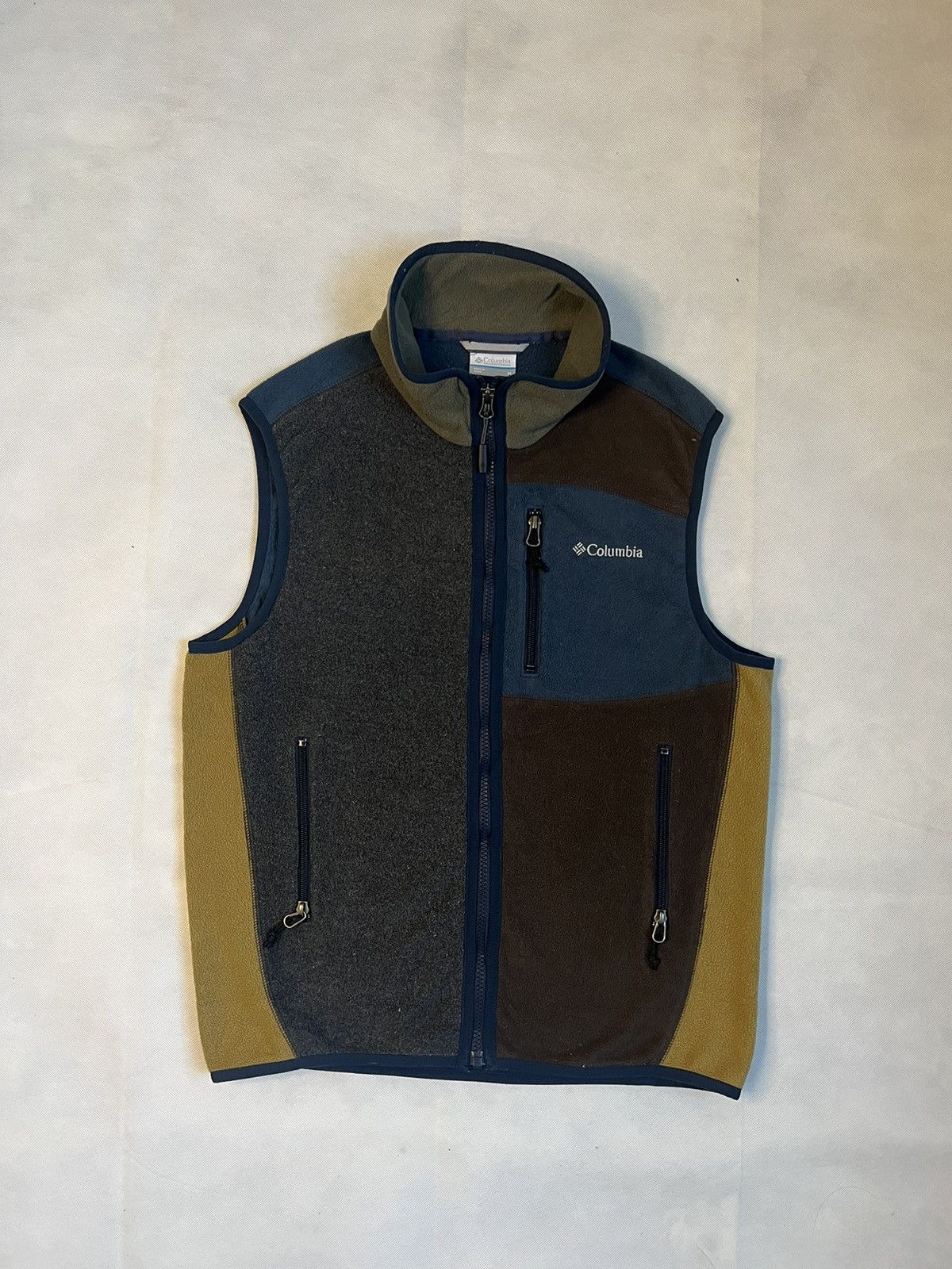 Columbia Outdoor Sportwear Gear Essential Color Block Vest