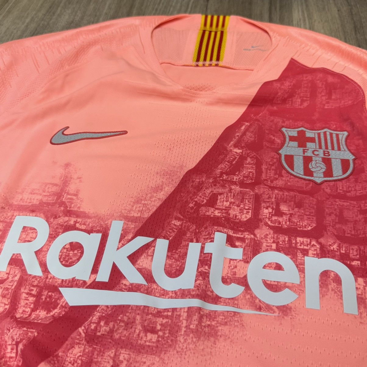 Nike Barcelona 18/19 third away match spare shirt set (Bnwt) Size US M / EU 48-50 / 2 - 4 Thumbnail