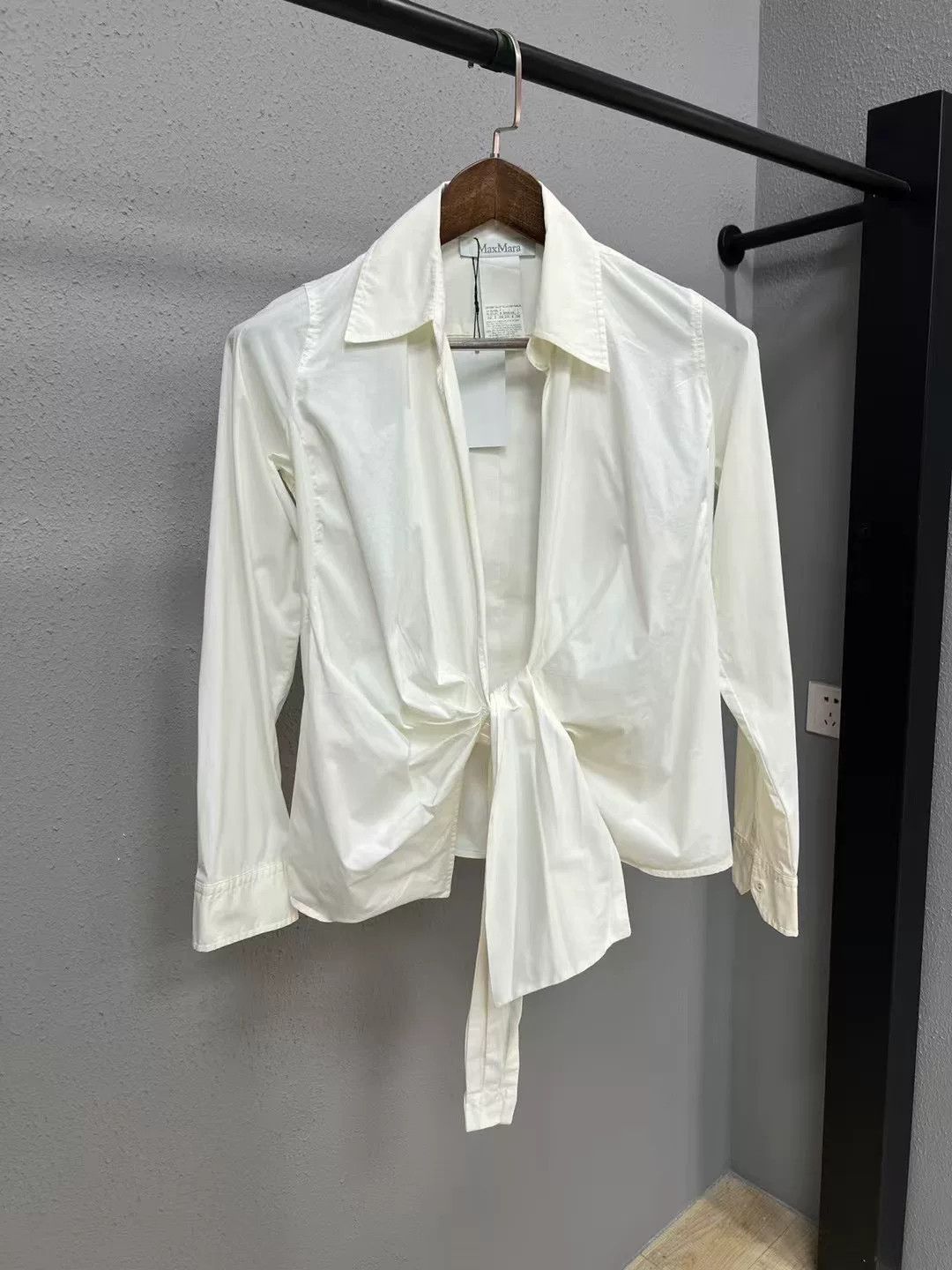 Max Mara Maxmara Silk Shirt Size M / US 6-8 / IT 42-44 - 1 Thumbnail