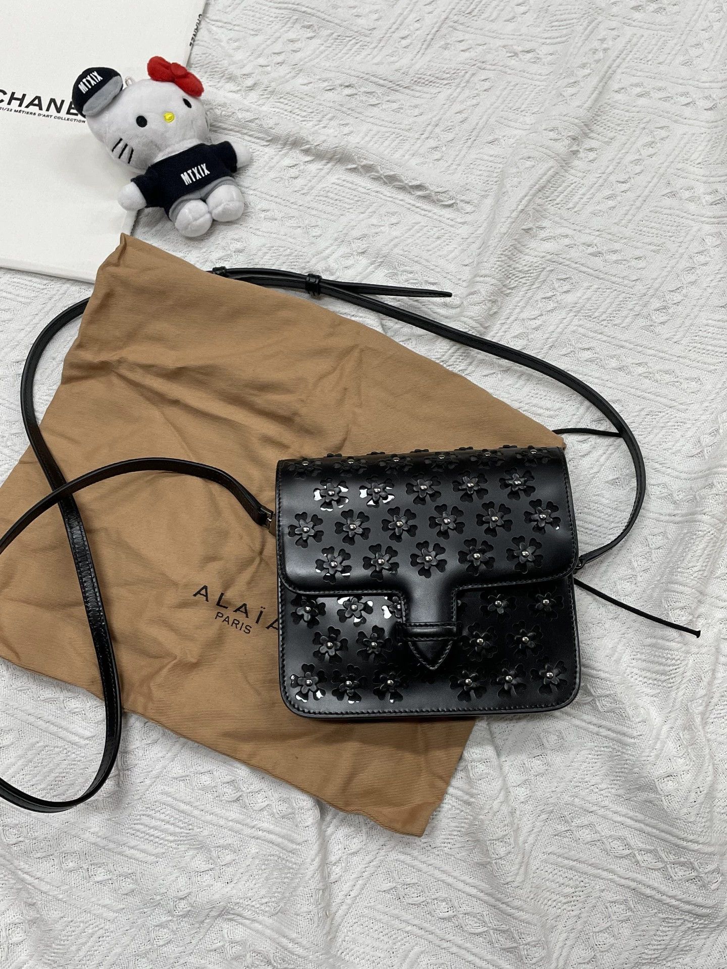 Alaia Alaia Black Flower Crossbody/Shoulder Bag Size ONE SIZE - 1 Thumbnail