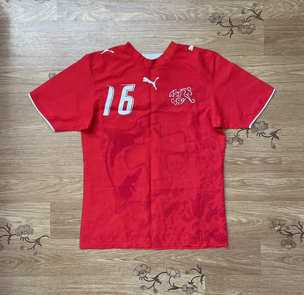Puma Switzerland 2006-08 Barnetta #16 Home Football jersey shirt Size US M / EU 48-50 / 2 - 1 Thumbnail
