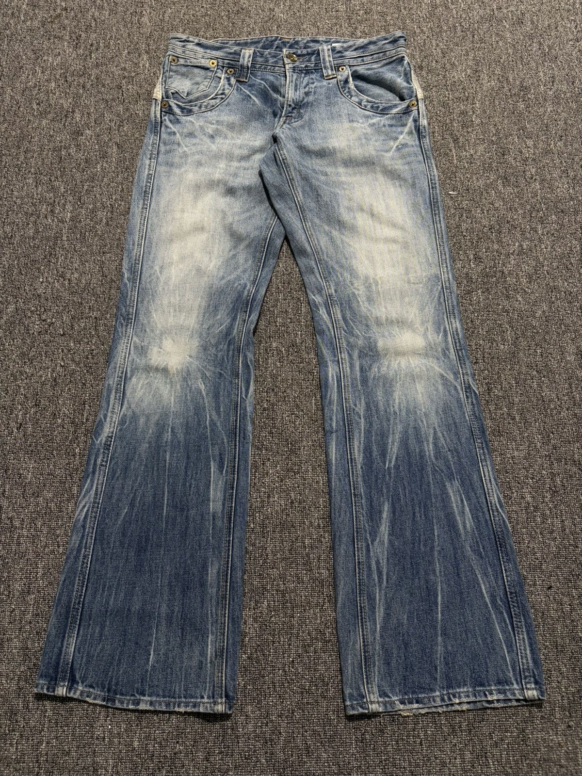 Tornado Mart semantic design jeans flare mudwash lgb kmrii Size US 32 / EU 48 - 1 Thumbnail
