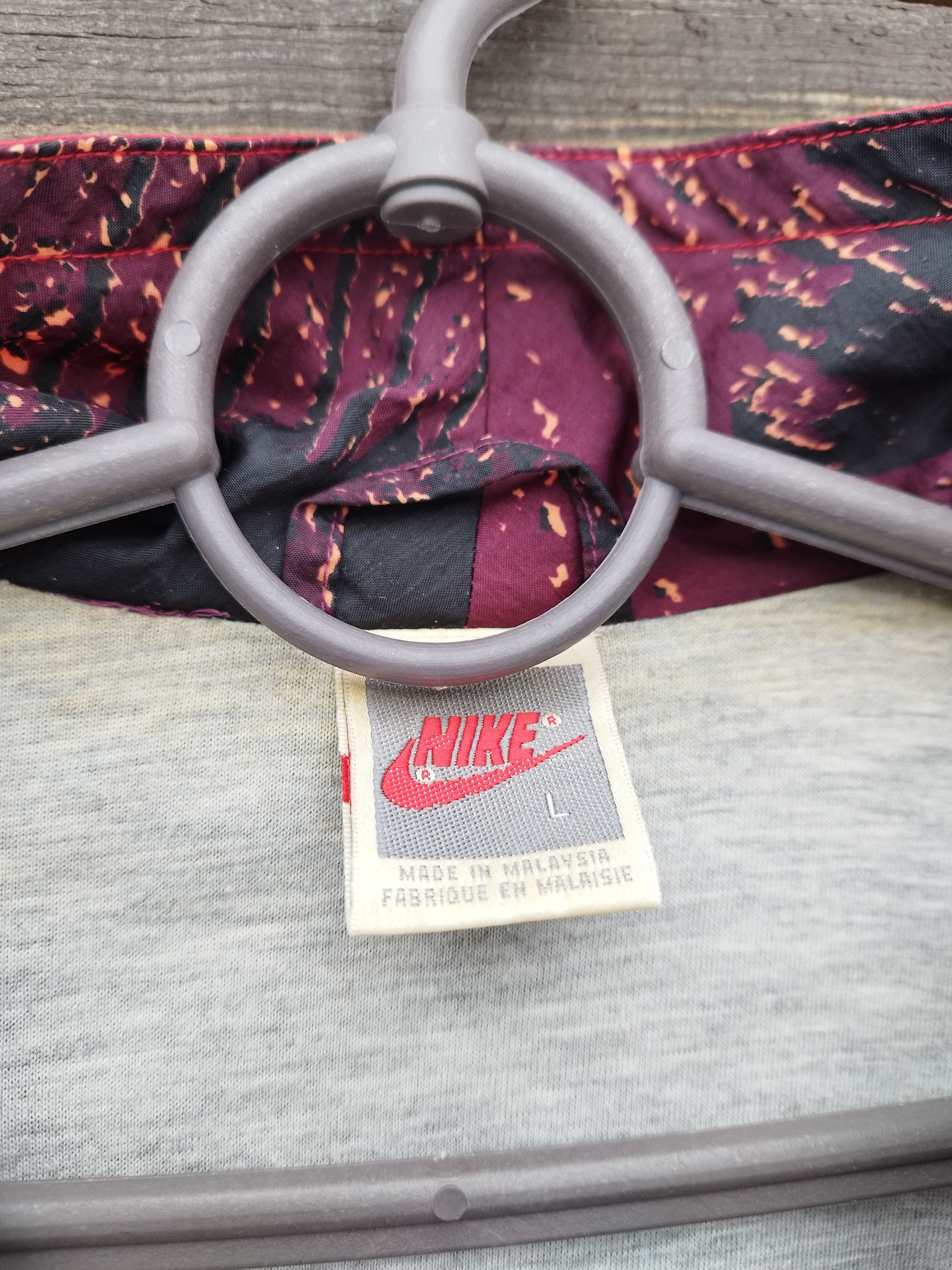 Nike RARE 90s Vintage Nike Graphic Anorak Nylon jacket – Size L Size US L / EU 52-54 / 3 - 9 Thumbnail