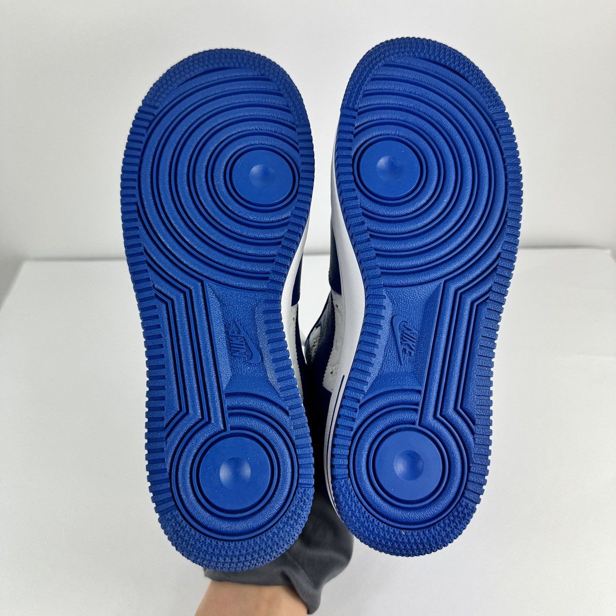 Louis Vuitton LOUIS VUITTON X NIKE AIR FORCE 1 BLUE SNEAKERS Size US 7 / EU 40 - 5 Thumbnail
