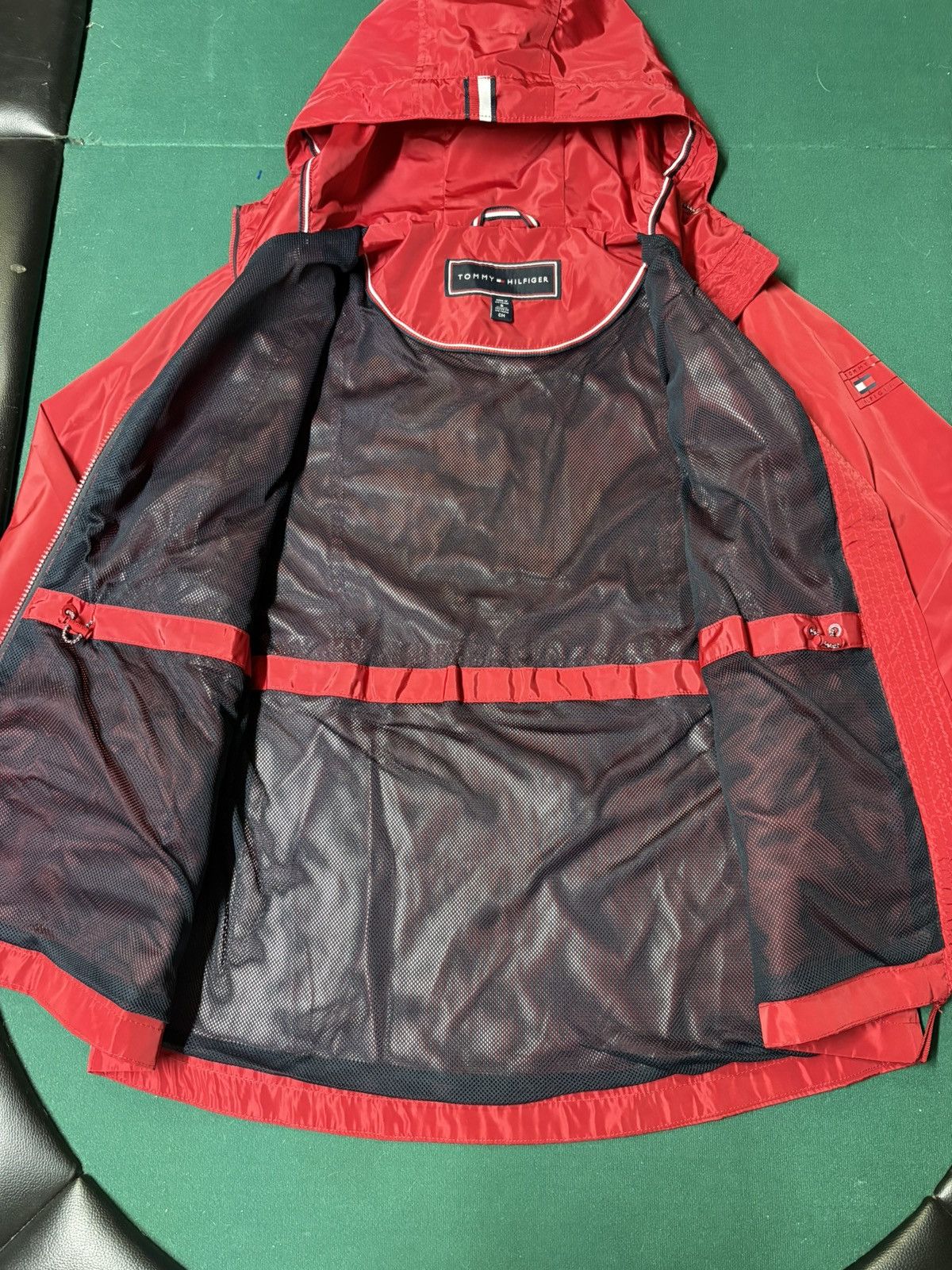 Tommy Hilfiger Tommy Hilfiger Red Hooded Windbreaker Jacket Small Size US S / EU 44-46 / 1 - 3 Thumbnail