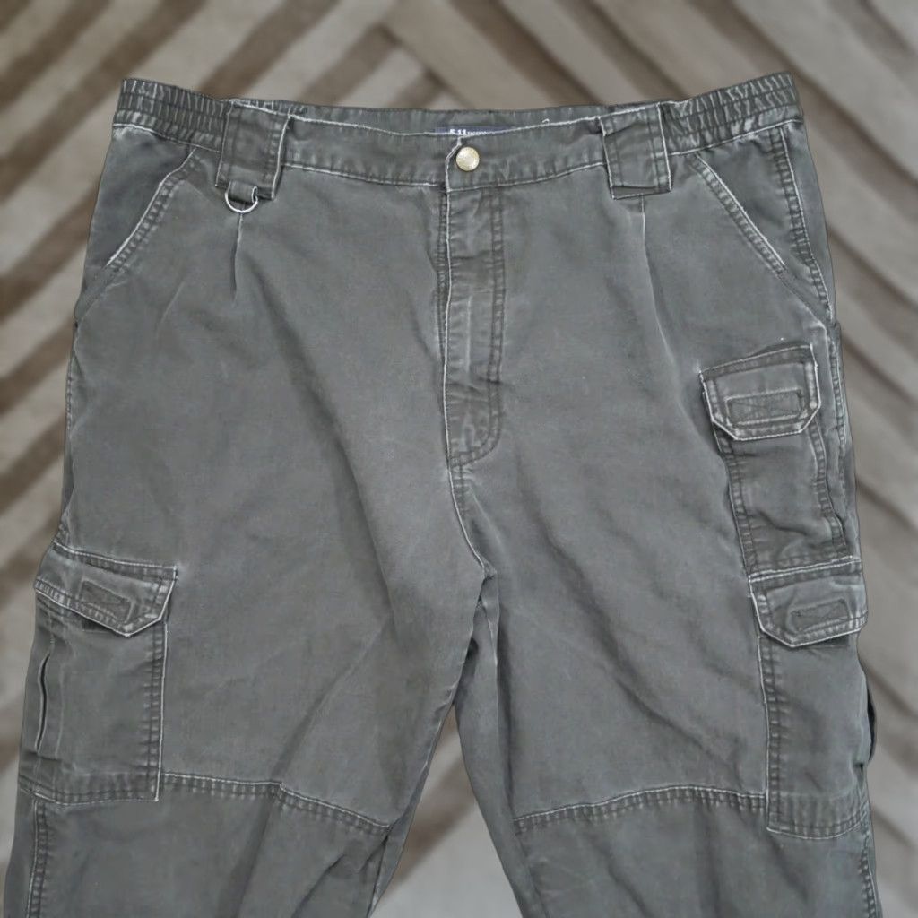 Vintage VINTAGE 511 Tactical Pants Mens 38x32 Black Faded Cargo Double Knee Canvas Size US 38 / EU 54 - 1 Thumbnail