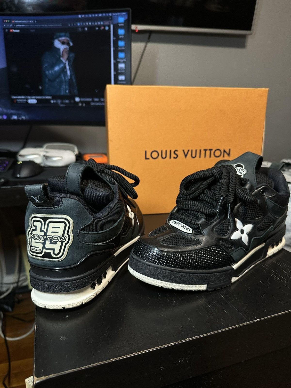 Louis Vuitton Black and White Skate Sneakers Size US 9 / EU 42 - 13 Thumbnail