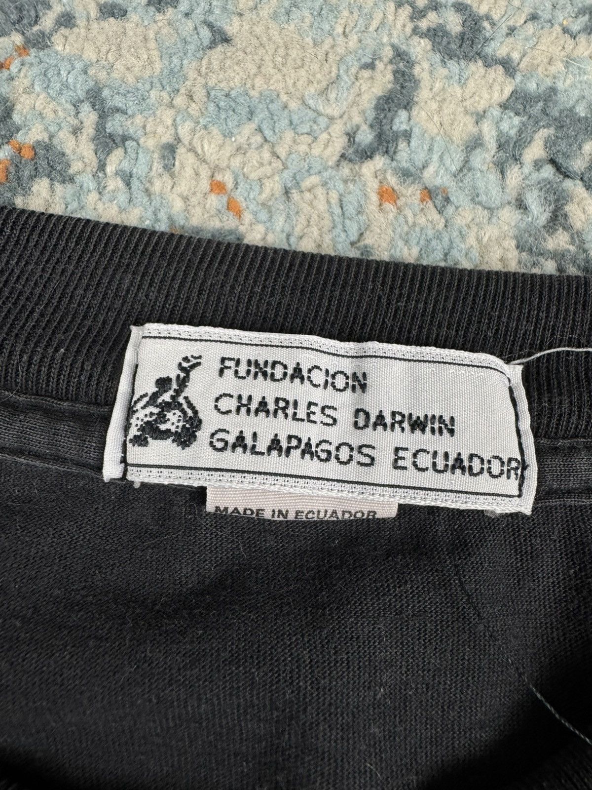 Vintage Vintage 90s charles darwin galapagos animal graphic tee fade Size US L / EU 52-54 / 3 - 8 Thumbnail