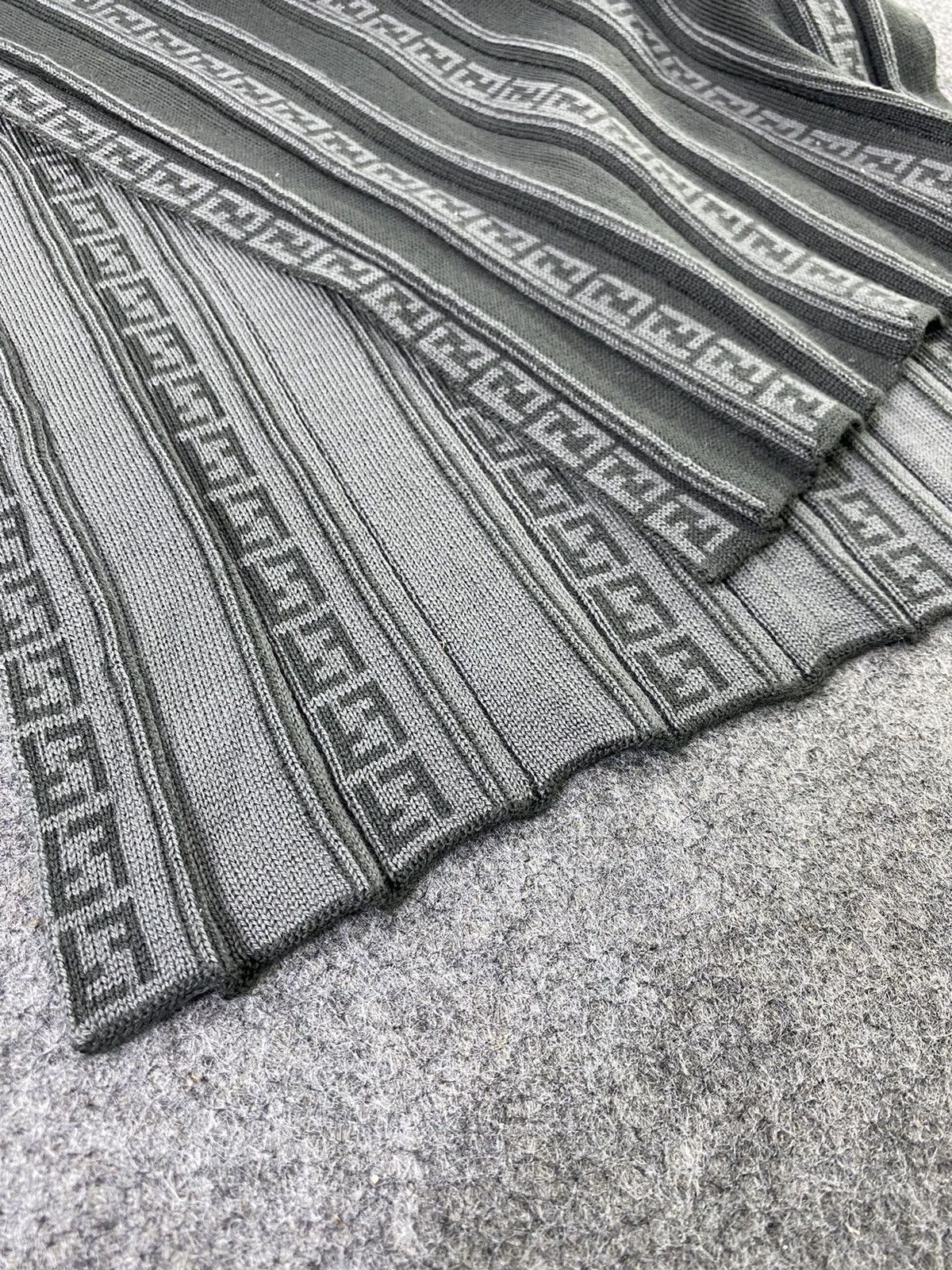 Fendi Fendi Scarf / Muffler / Neckwear - T1260 Size ONE SIZE - 7 Thumbnail