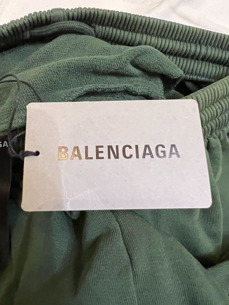 Balenciaga Balenciaga size XXS Limited Edition Dark Green Lettering P Size US 27 - 8 Thumbnail