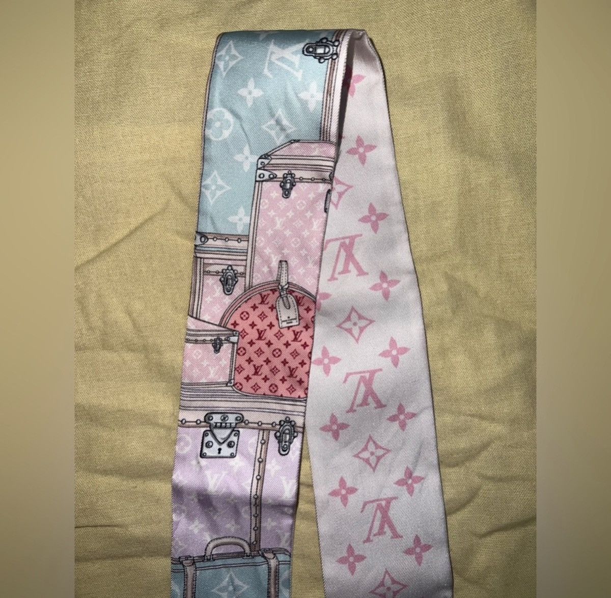 Louis Vuitton Louis Vuitton Bandeau Scarf Size ONE SIZE - 6 Thumbnail