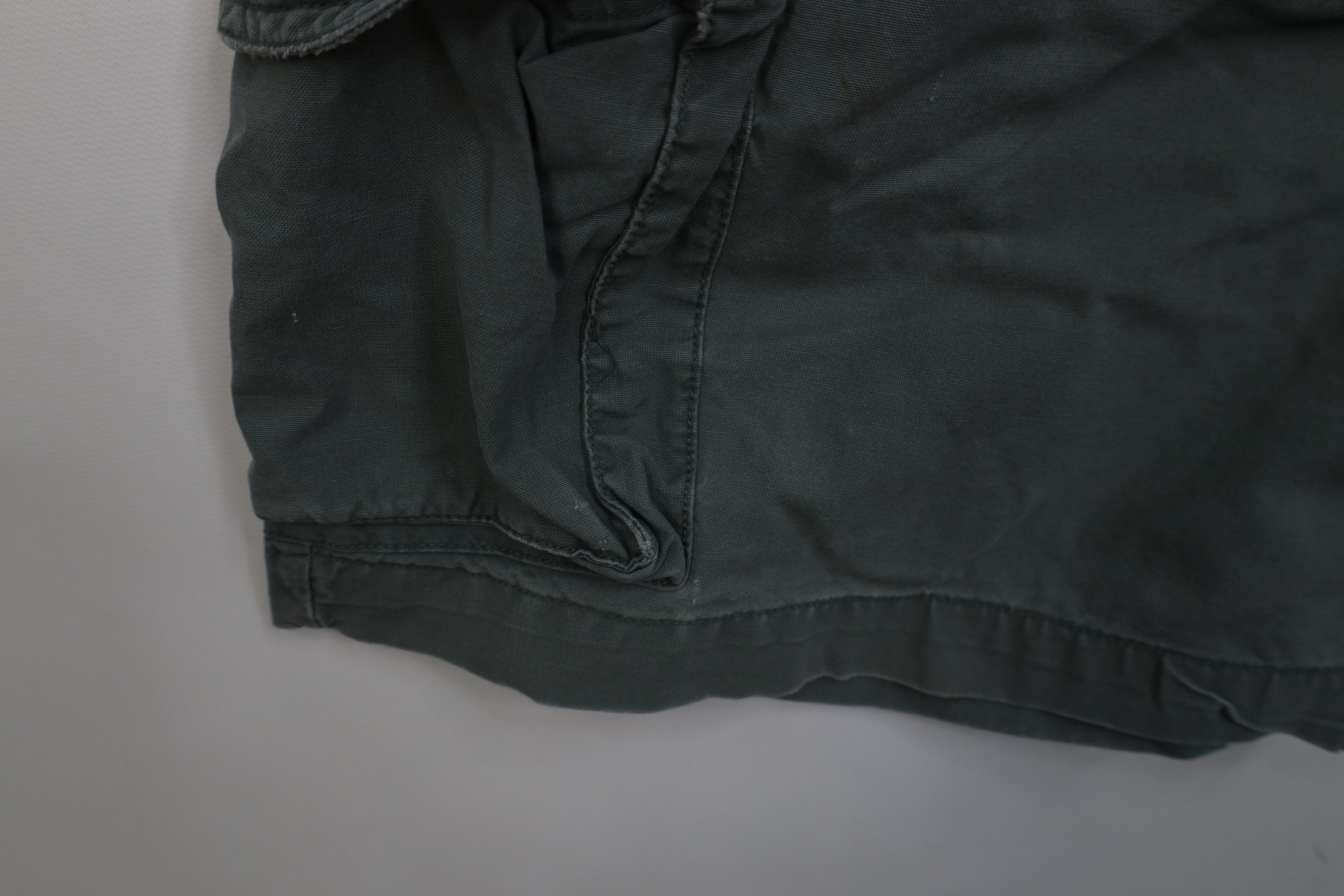 Columbia Vintage 90s Columbia Above Knee Cargo Shorts Green Cotton Size US 32 / EU 48 - 6 Thumbnail