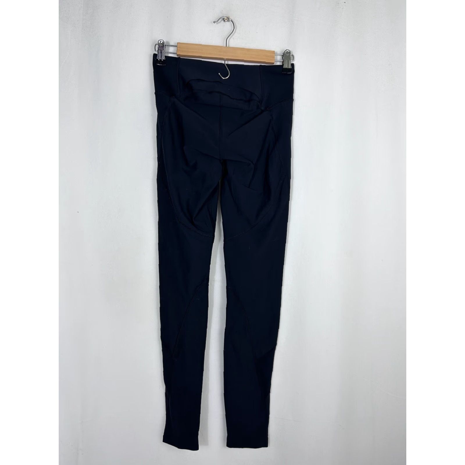 Under Armour Under Armour Leggings Womens Small Fitted Heatgear Black Ankle 26x30 Activewear Shirt? Size 28" / US 6 / IT 42 - 7 Thumbnail
