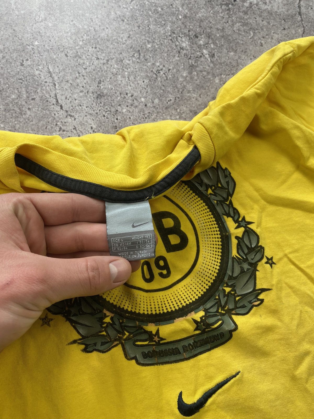 Nike × Vintage Vintage 90s Nike Borussia Dortmund bvb t-shirt Size US L / EU 52-54 / 3 - 5 Thumbnail