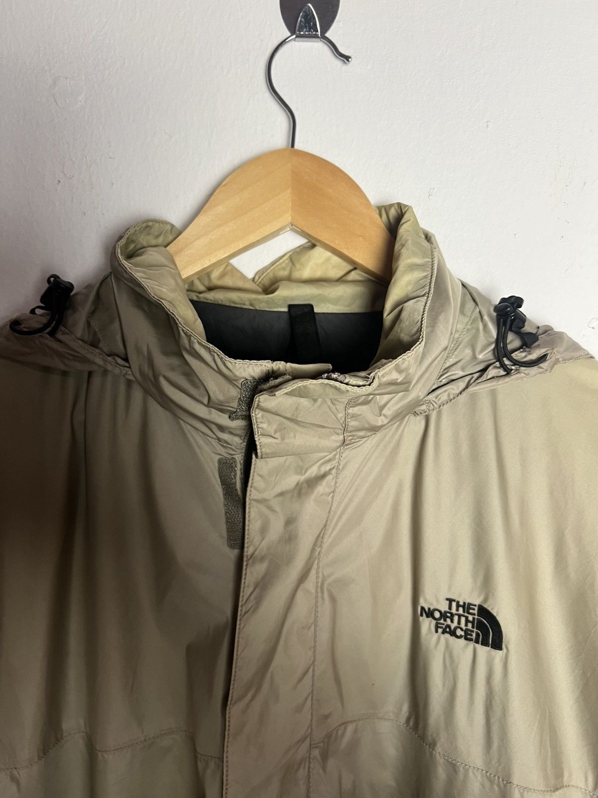 The North Face The North Face Nylon Windbreaker Jacket with Hoodie Size US L / EU 52-54 / 3 - 5 Thumbnail