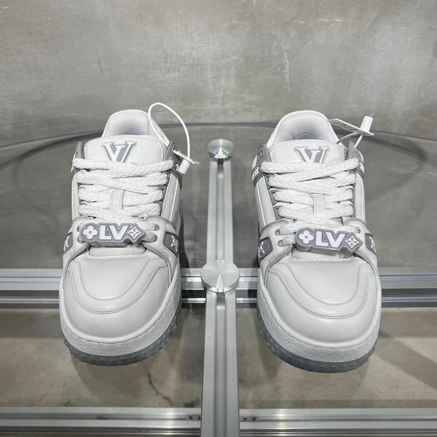 Louis Vuitton Louis Vuitton Trainer Gray White 35.5 Size US 4.5 / IT 34.5 - 1 Thumbnail