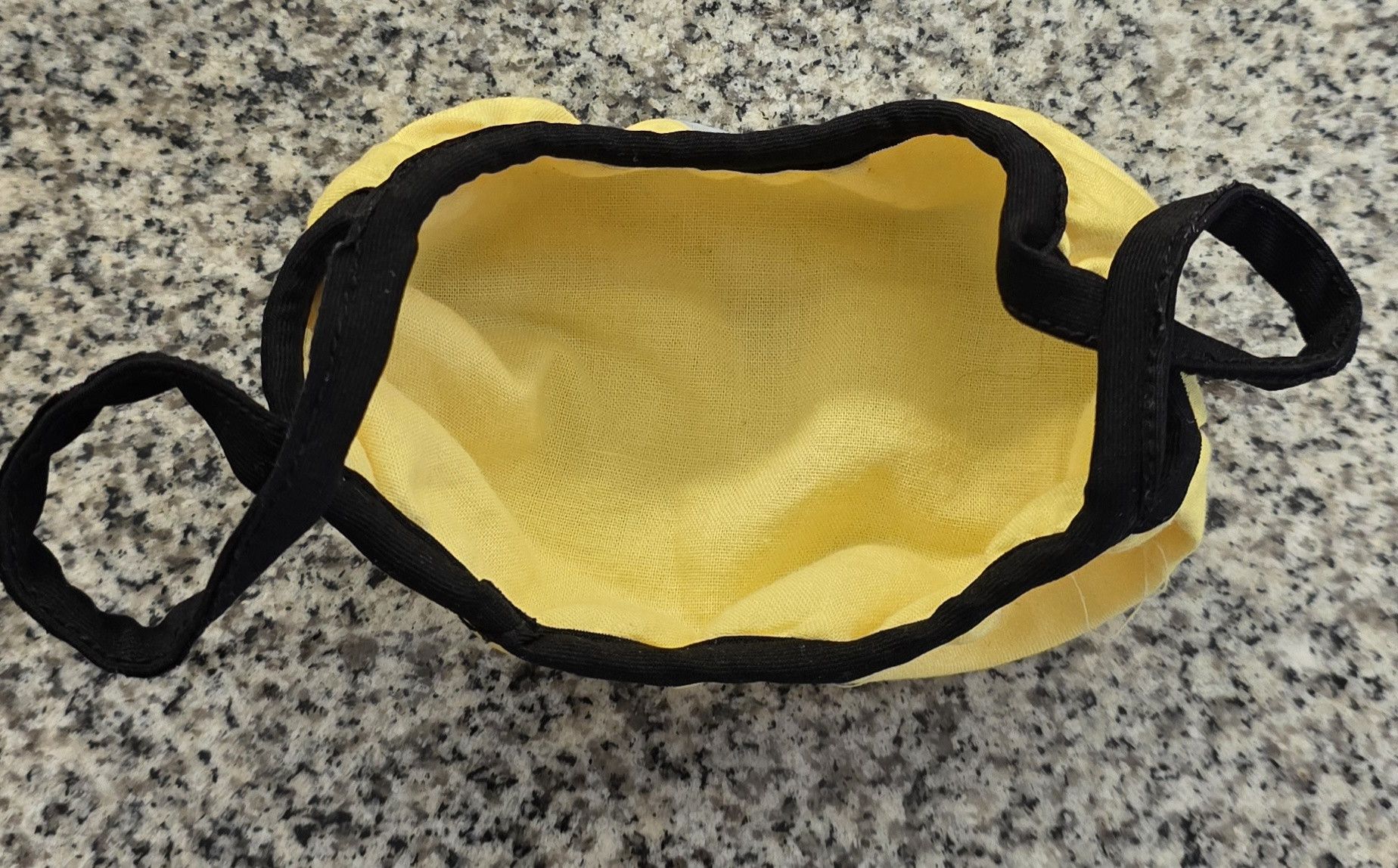Other NWOT New Without Tags Minion One Eye Unisex Child Face Mask Size ONE SIZE - 2 Thumbnail