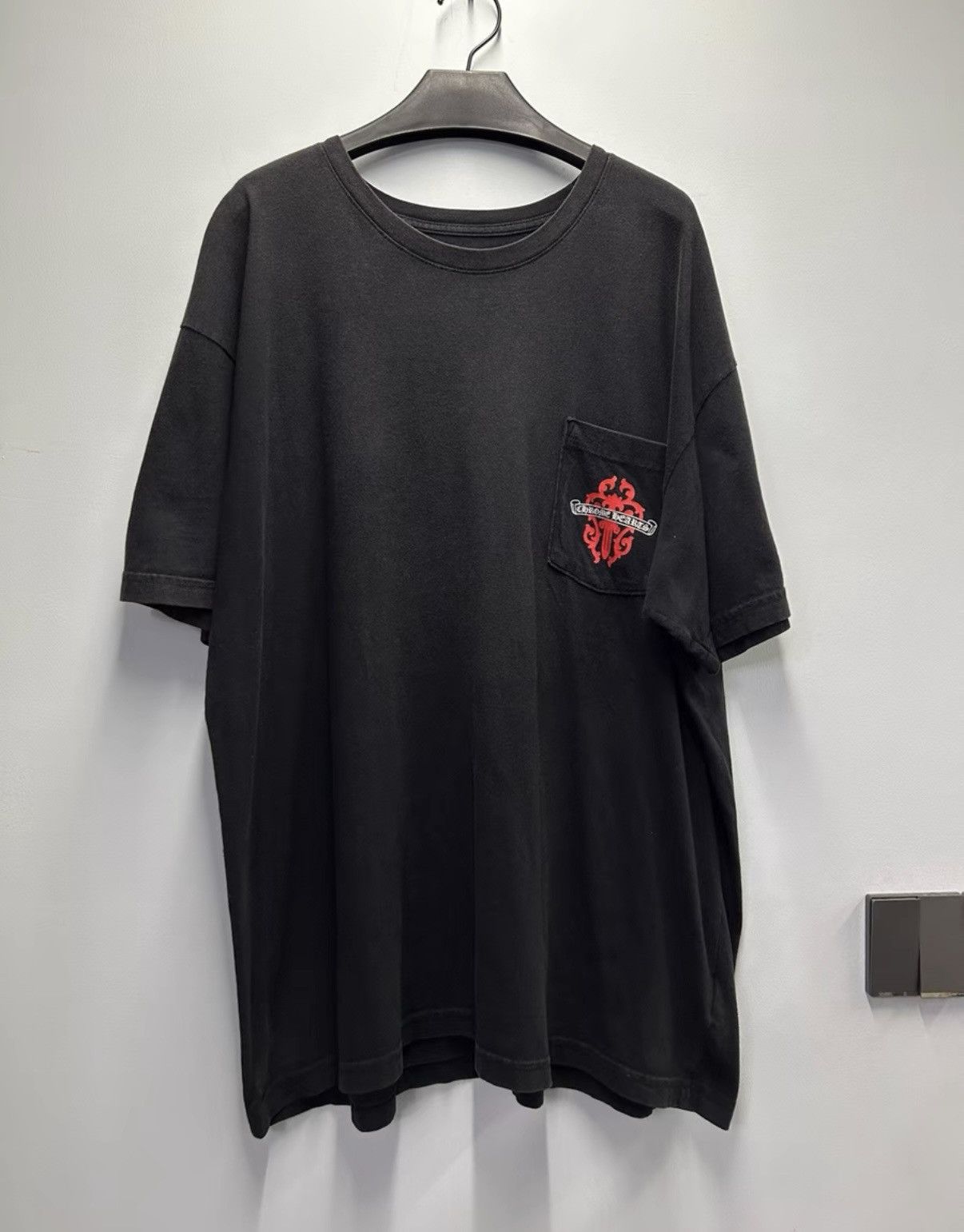 Chrome Hearts Chrome Hearts Red Vine Dagger Short Sleeve Tee Size US XXL / EU 58 / 5 - 6 Thumbnail