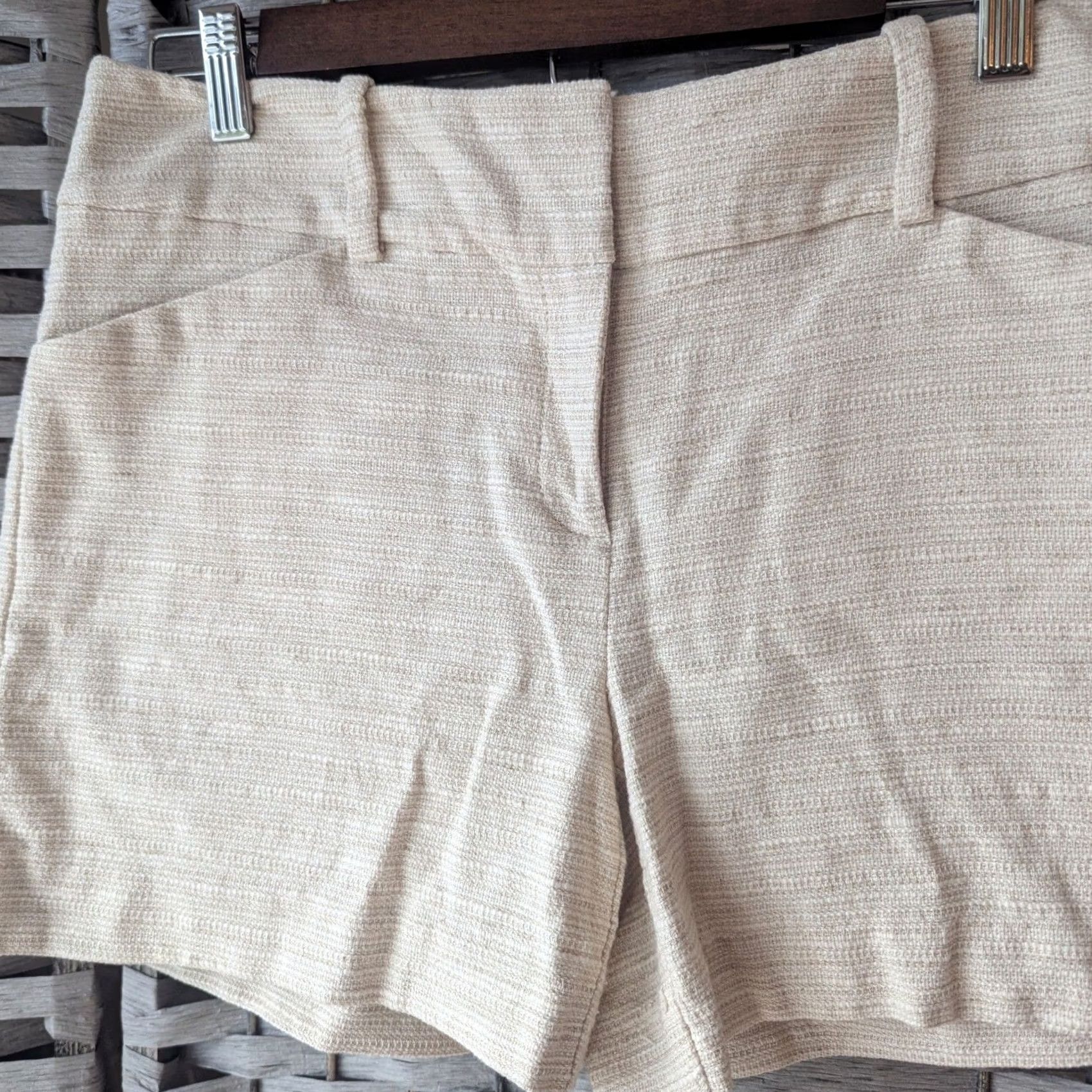 Ann Taylor Ann Taylor Cream Beige Textured Tweed Tailored Shorts Womens Sz 8 Beige/Textured Tweed Tailored Shorts Womens 8 Slanted Pockets Zip Fly Preppy Size 30" / US 8 / IT 44 - 2 Thumbnail