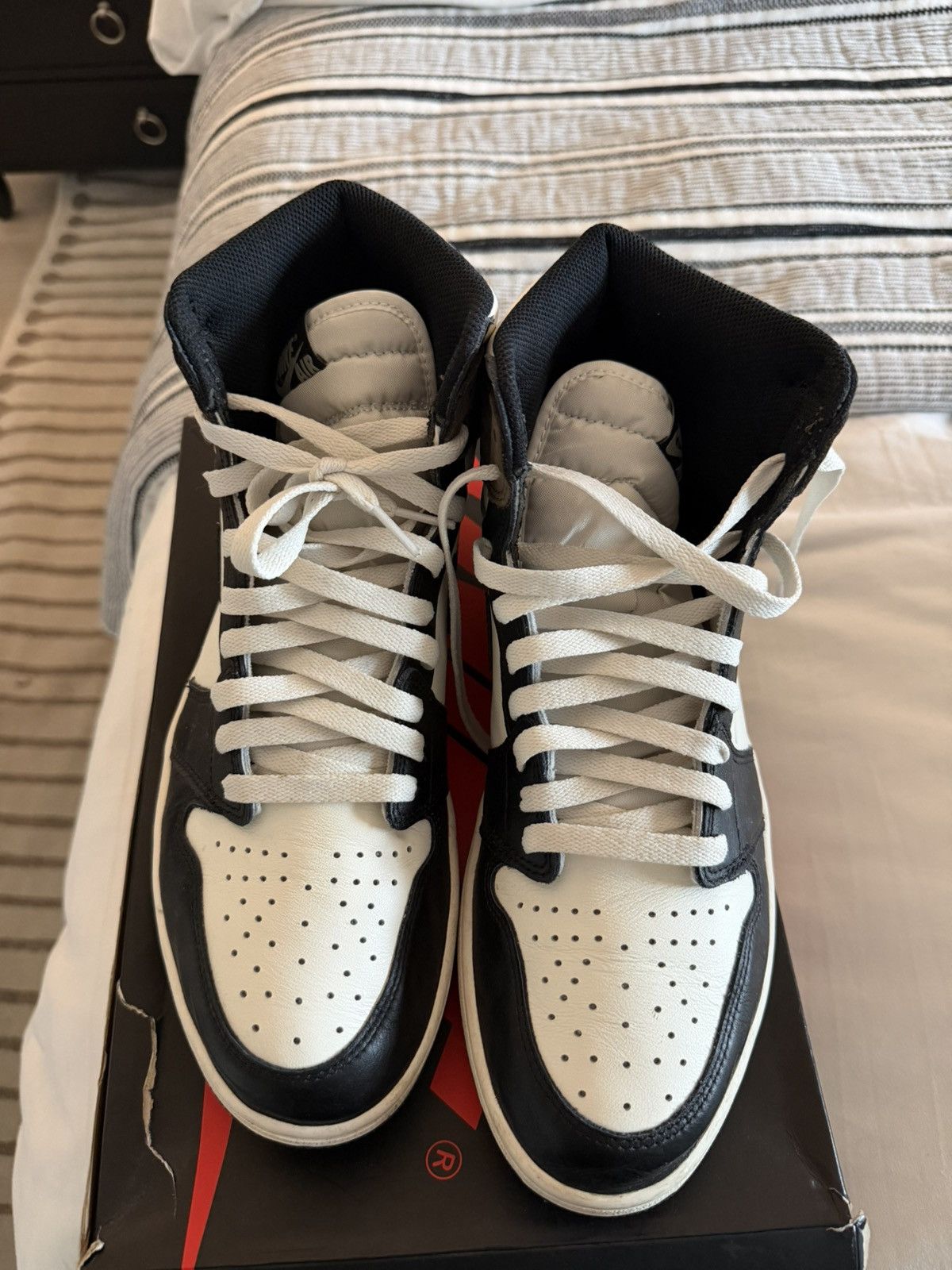Jordan Brand Air Jordan 1 Retro High OG “Mocha” Size US 11.5 / EU 44-45 - 6 Thumbnail