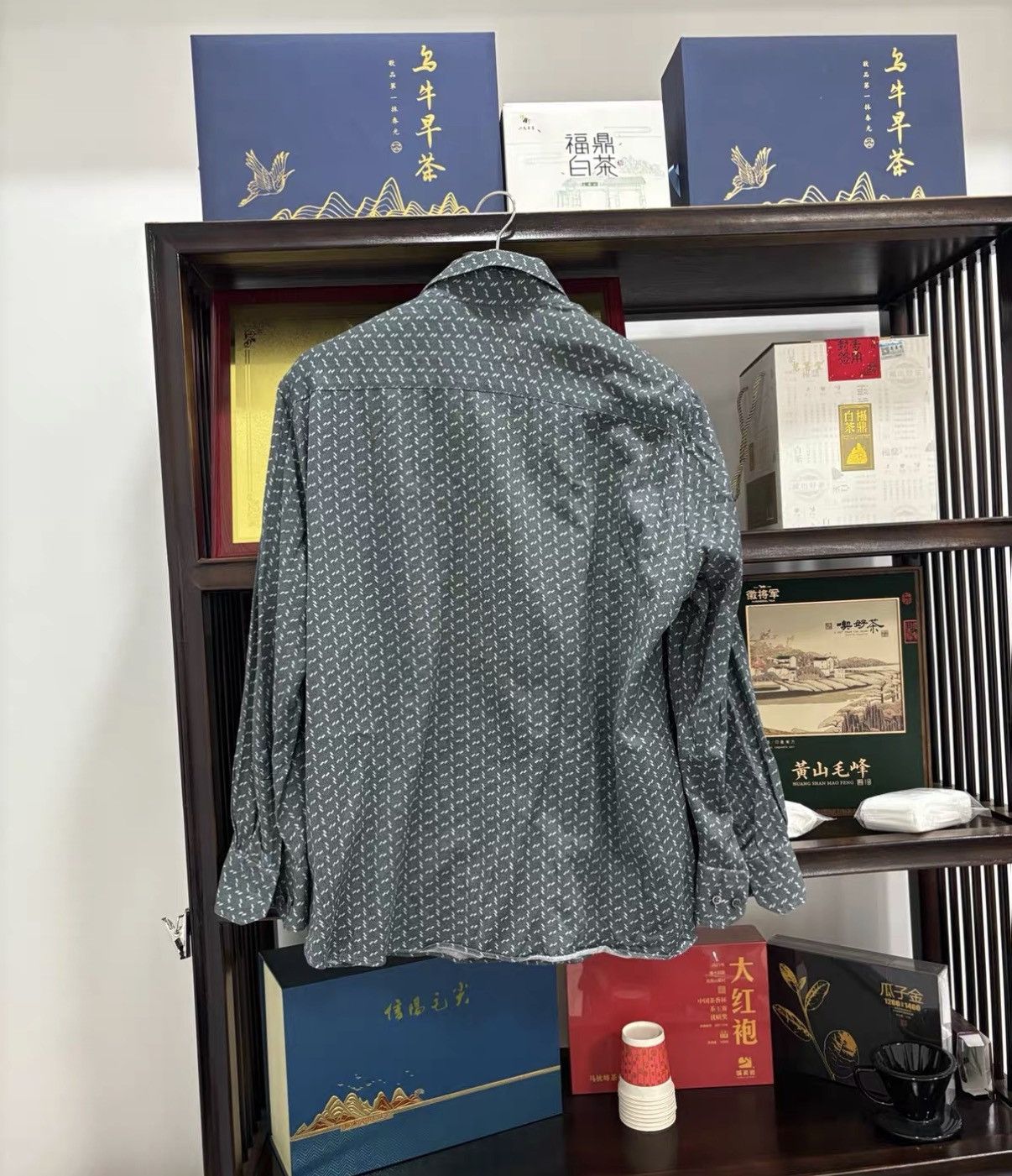 Giorgio Armani Giorgio Armani Mainline Custom Edition Long Sleeve Shirt J2 Size US XL / EU 56 / 4 - 2 Thumbnail