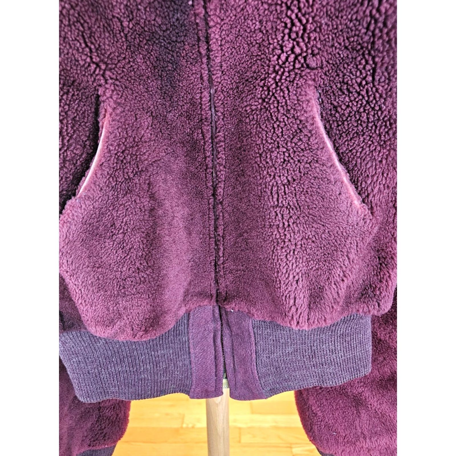 Vintage VINTAGE OAKBURY BURGUNDY SHEEPSKIN SHEARLING JACKET SZ W-MEDIUM Jacket Womens Size M / US 6-8 / IT 42-44 - 4 Thumbnail