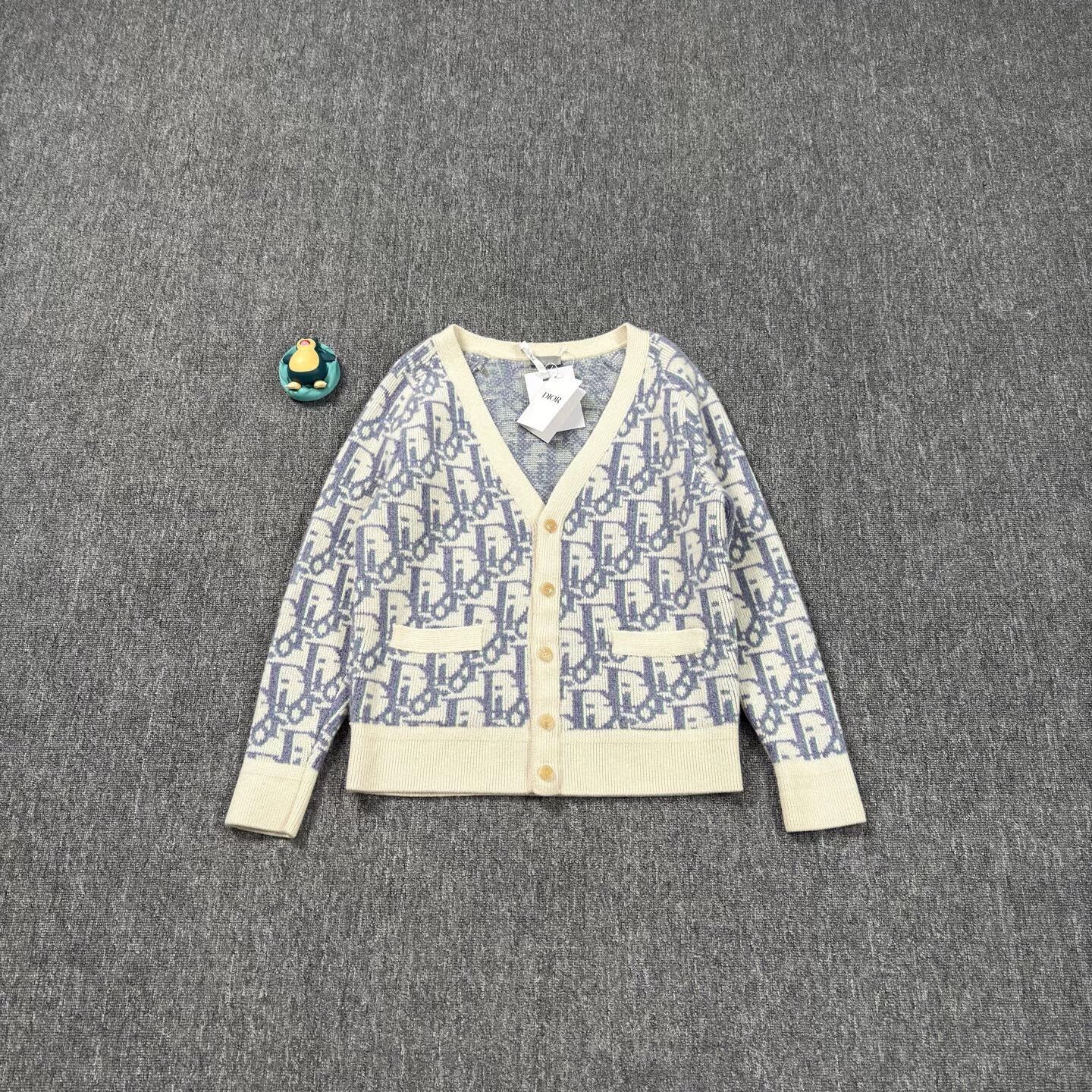 Dior dior white blue patterned wool cardigan Size US M / EU 48-50 / 2 - 1 Thumbnail