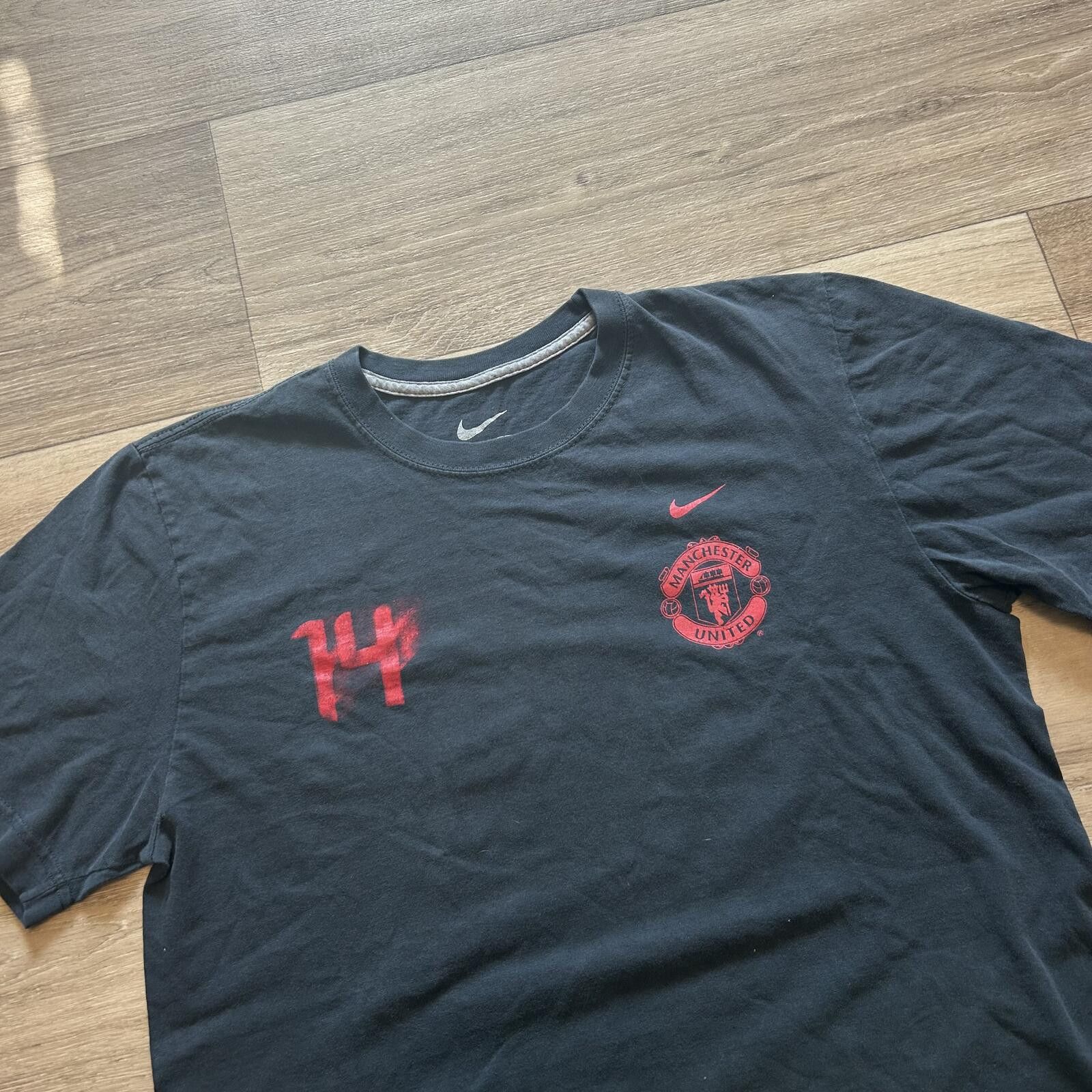 Nike Nike Manchester United Chicharito #14 Black t shirt size M Size US L / EU 52-54 / 3 - 3 Thumbnail