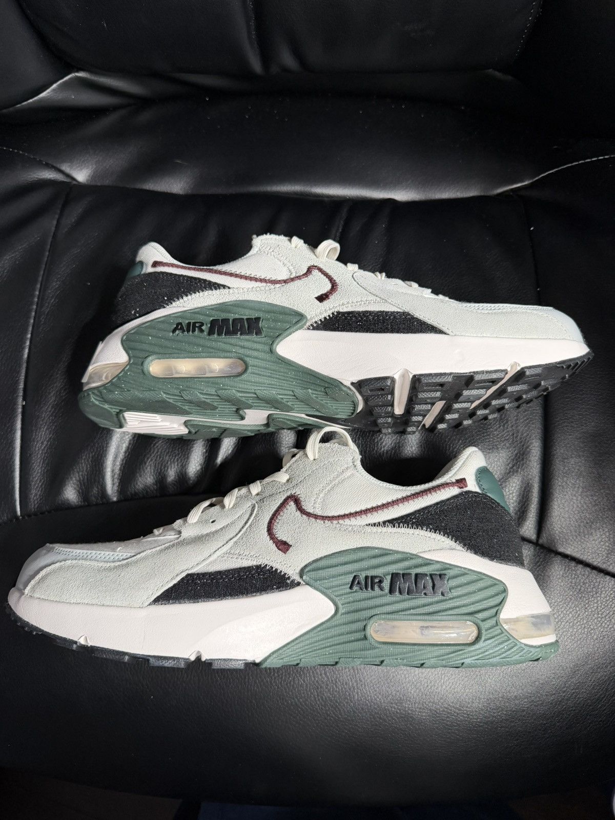 Nike Nike Air Max Excee White Deep Green and Burgundy l 9.5M/11W Size US 9.5 / EU 42-43 - 4 Thumbnail