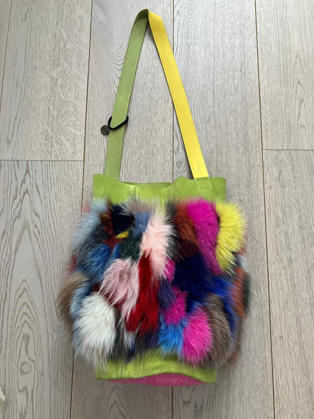 Other Gloriaca Multicolor Fur & Leather Bucket Bag – Unique Piece Size ONE SIZE - 1 Thumbnail