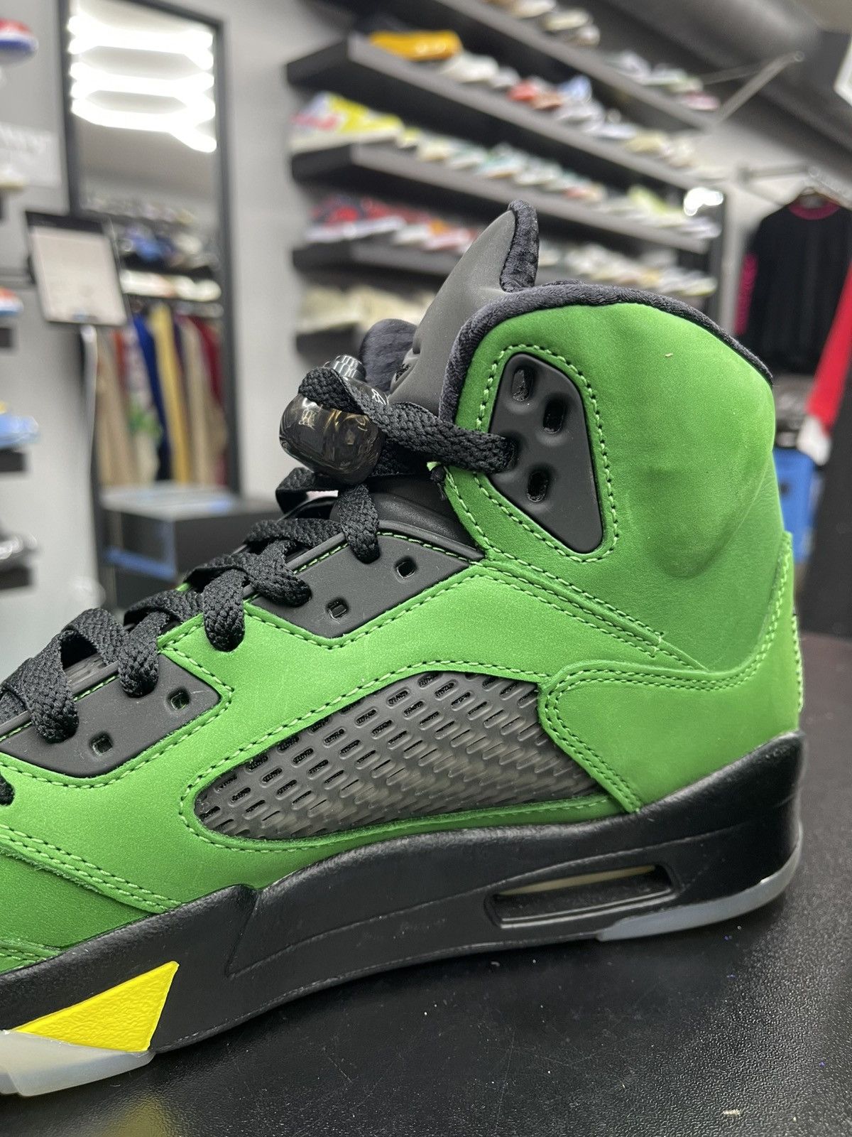 Jordan Brand Size 9 - Jordan 5 Retro SE Oregon Gently Used Size US 9 / EU 42 - 5 Thumbnail