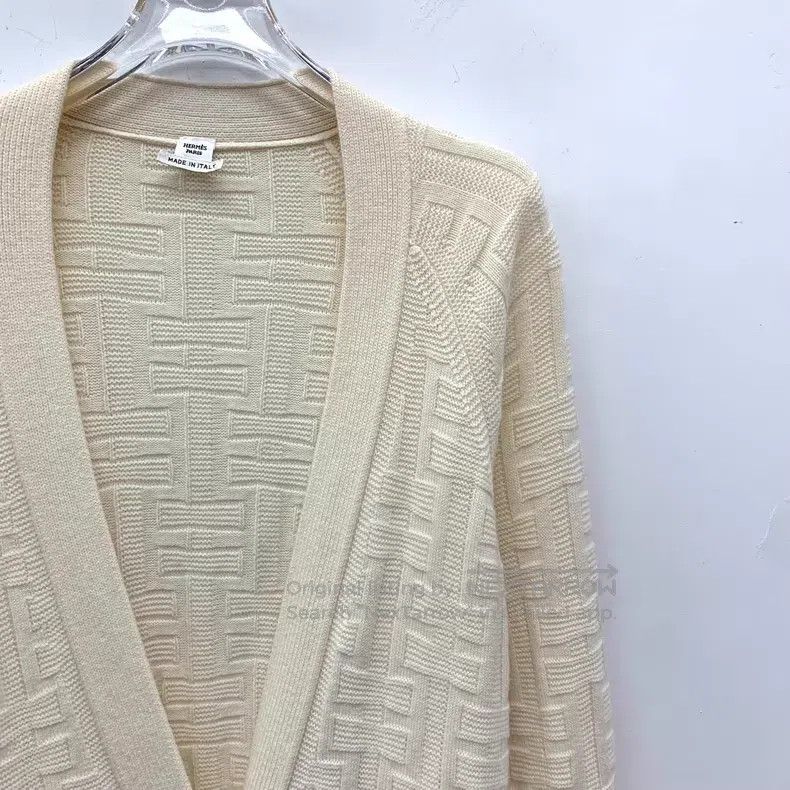Hermes Hermes Beige textured knit mohair V-neck single-breasted l Size XS / US 0-2 / IT 36-38 - 3 Thumbnail