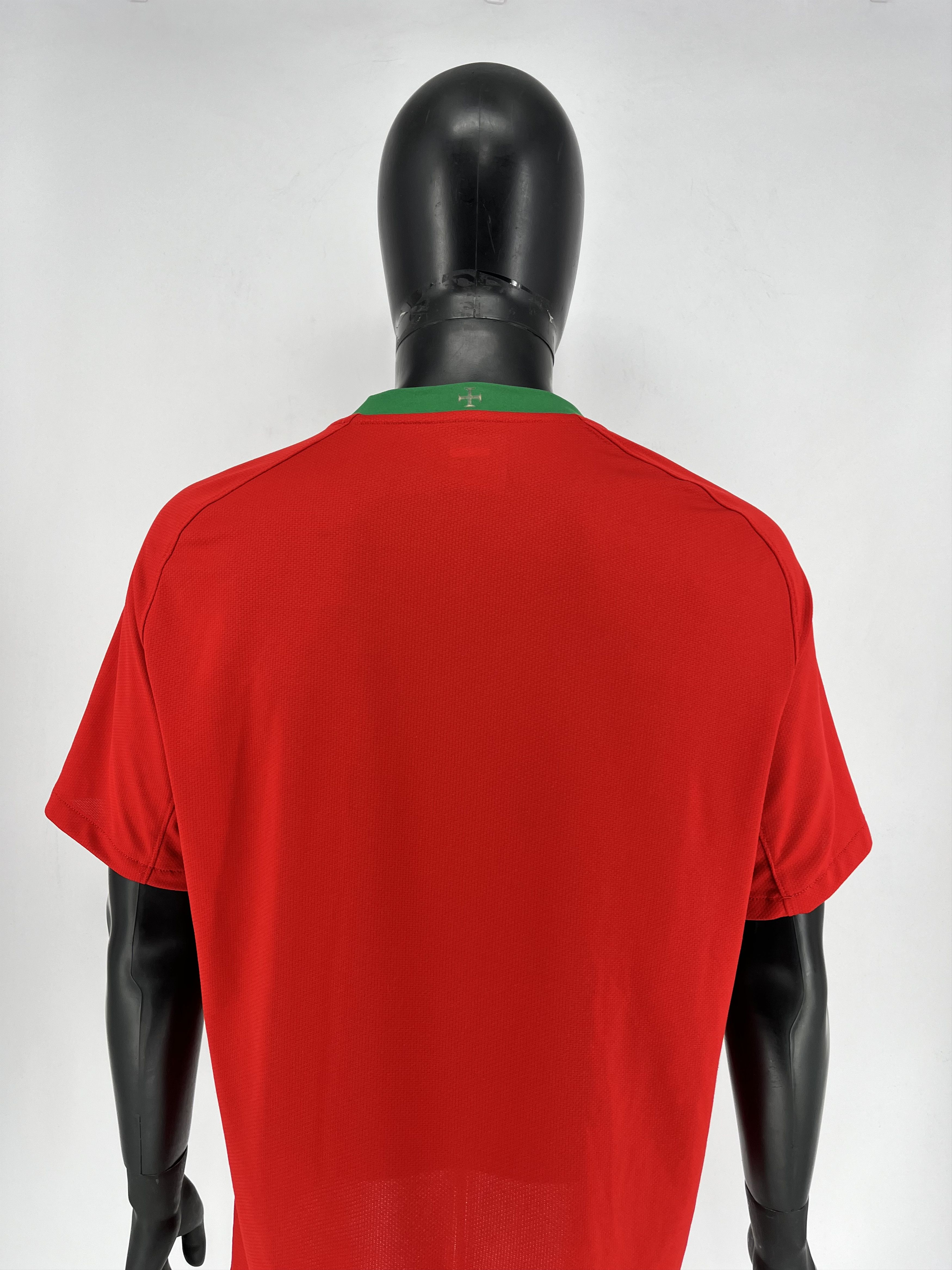 Other Vintage Nike Y2K Portugal Home jersey Shirt 00S Size US L / EU 52-54 / 3 - 12 Thumbnail