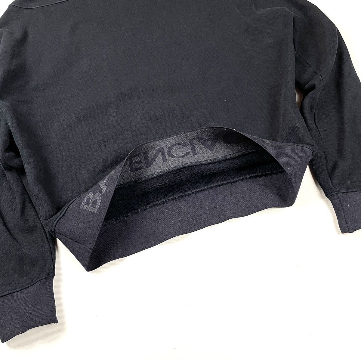 Balenciaga Balenciaga Paris Down Side Logo Crewneck Size US M / EU 48-50 / 2 - 7 Thumbnail