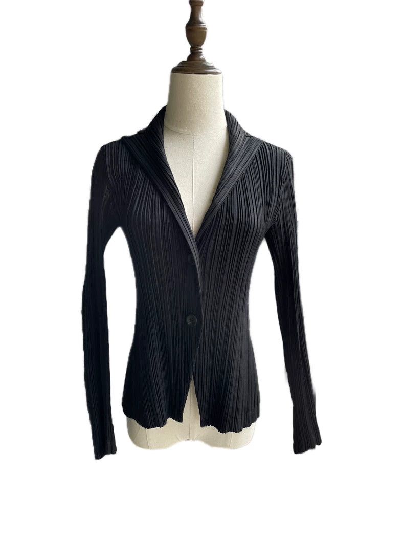 Issey Miyake Issey Miyake size:2 Black mixed fur mainline coat Size M / US 6-8 / IT 42-44 - 1 Thumbnail