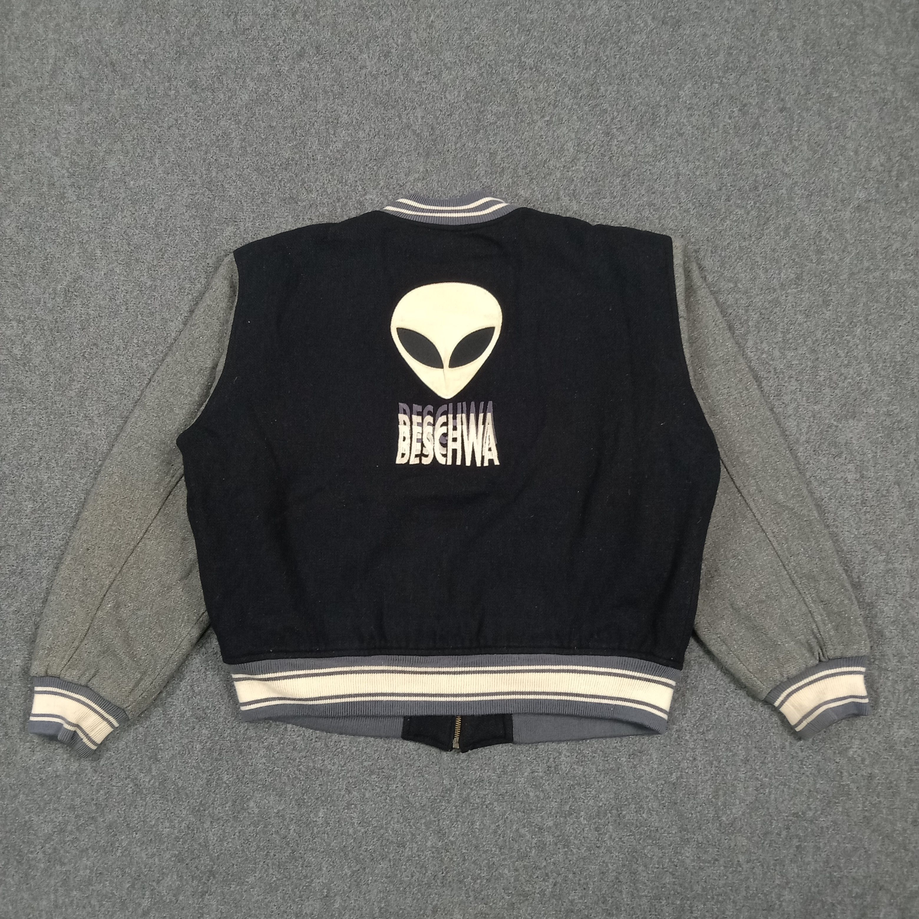 Vintage 90's Beschwa Alien Streetwear Varsity Rare Jacket C290N31 Size US L / EU 52-54 / 3 - 1 Thumbnail