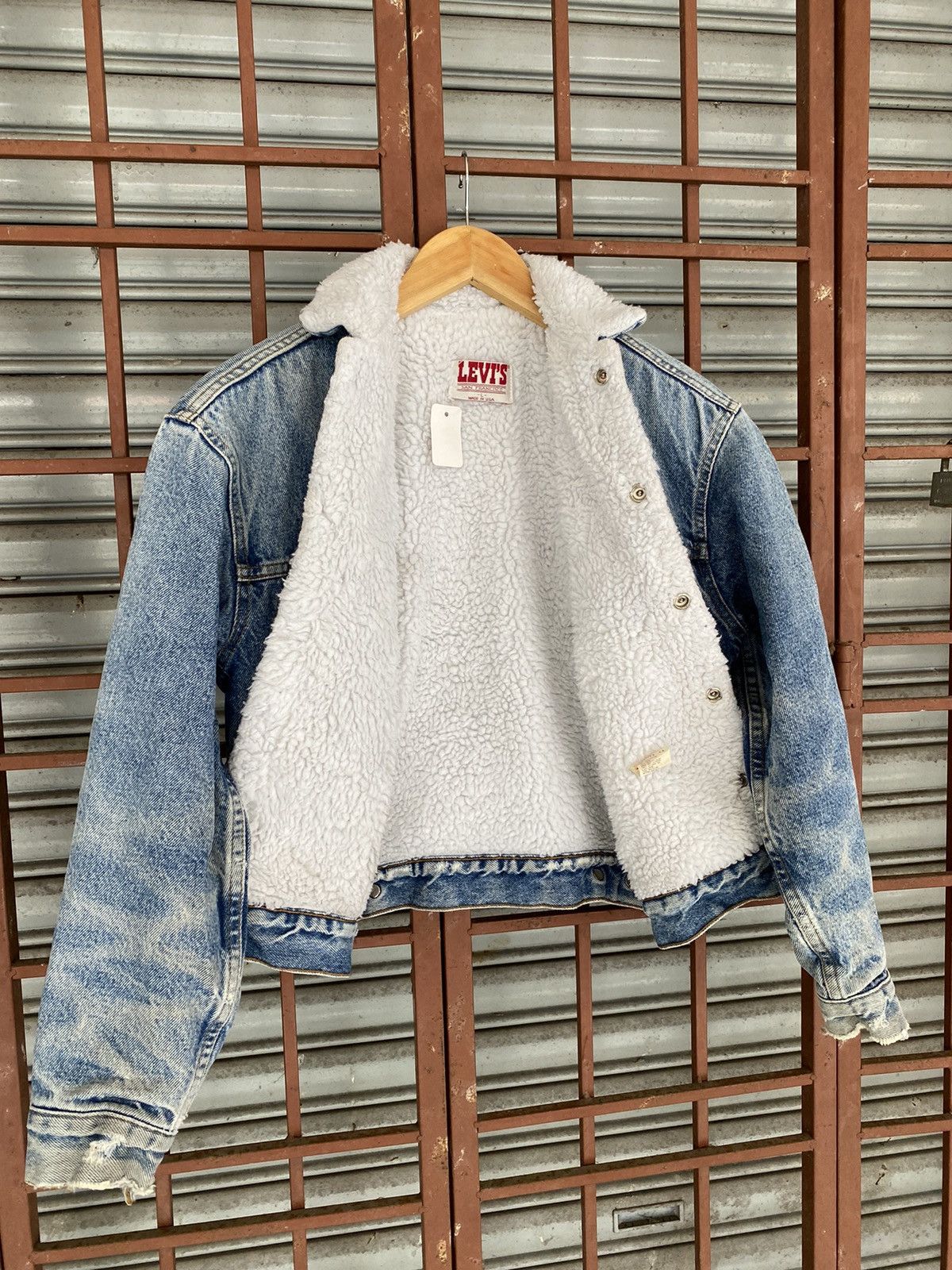 Levi's Vintage Levi's Denim Jacket Sherpa Lined Size M / US 6-8 / IT 42-44 - 1 Thumbnail