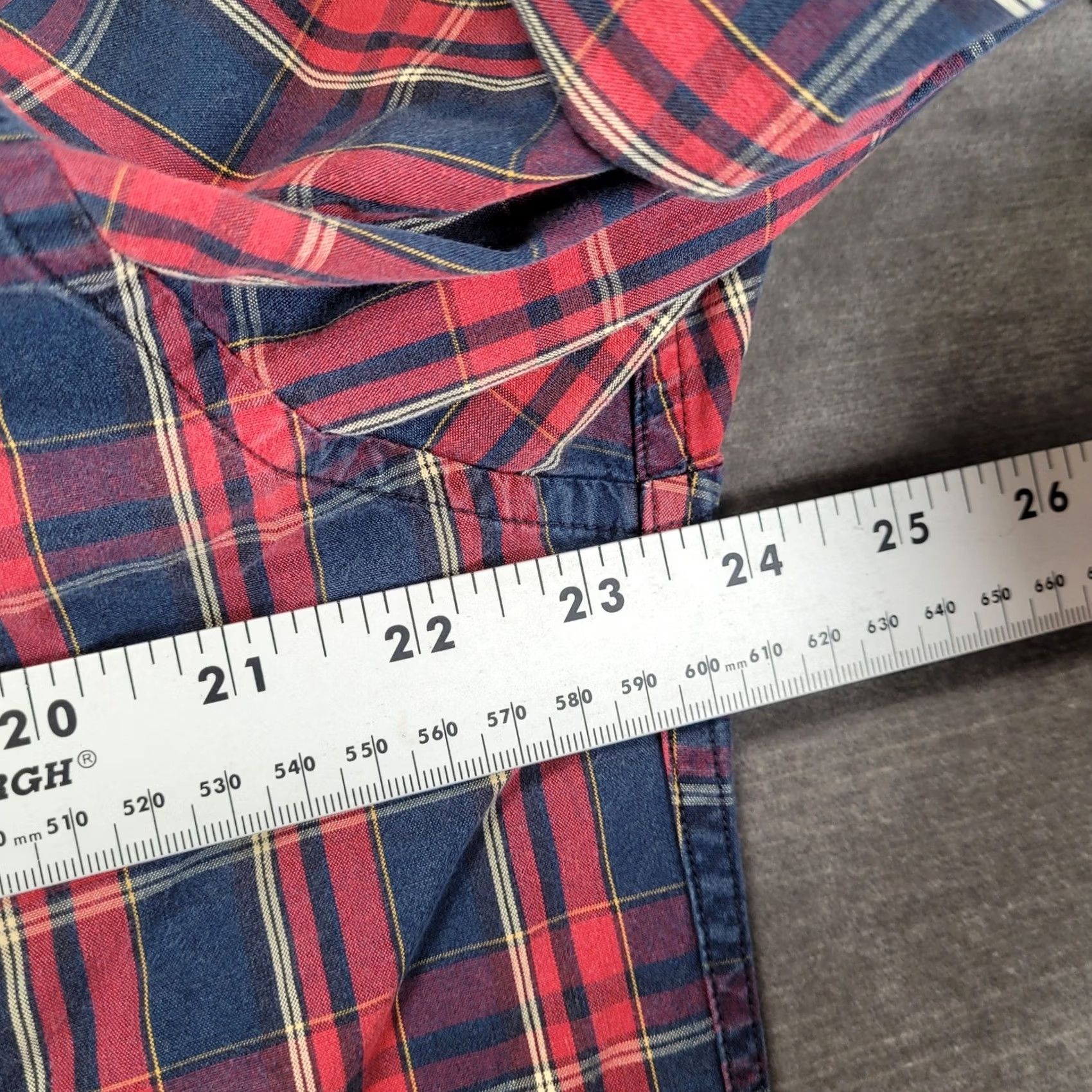Abercrombie & Fitch Abercrombie & Fitch Lg Muscle Fit Plaid Button Down Shirt Red Navy Blue Mens Size US L / EU 52-54 / 3 - 5 Thumbnail
