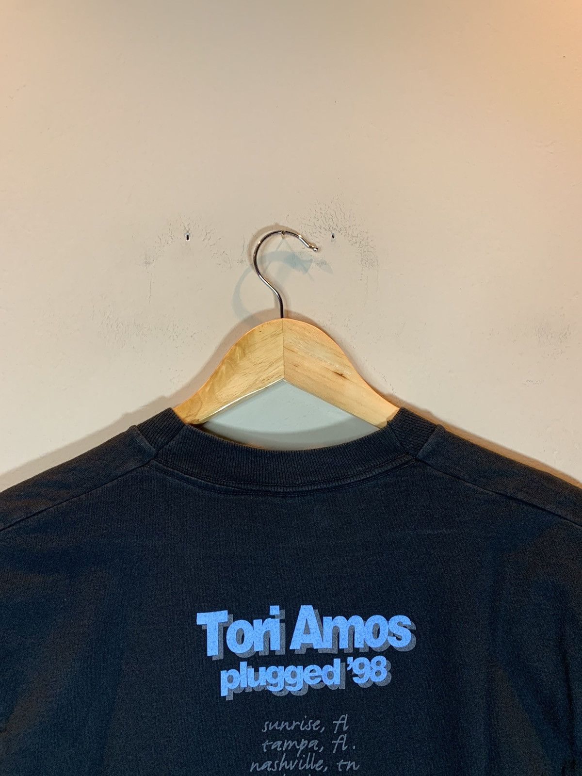 Band Tees × Vintage *RARE* Vintage Tori Amos Plugged 1998 Tour Art Band T-Shirt Size US M / EU 48-50 / 2 - 8 Thumbnail