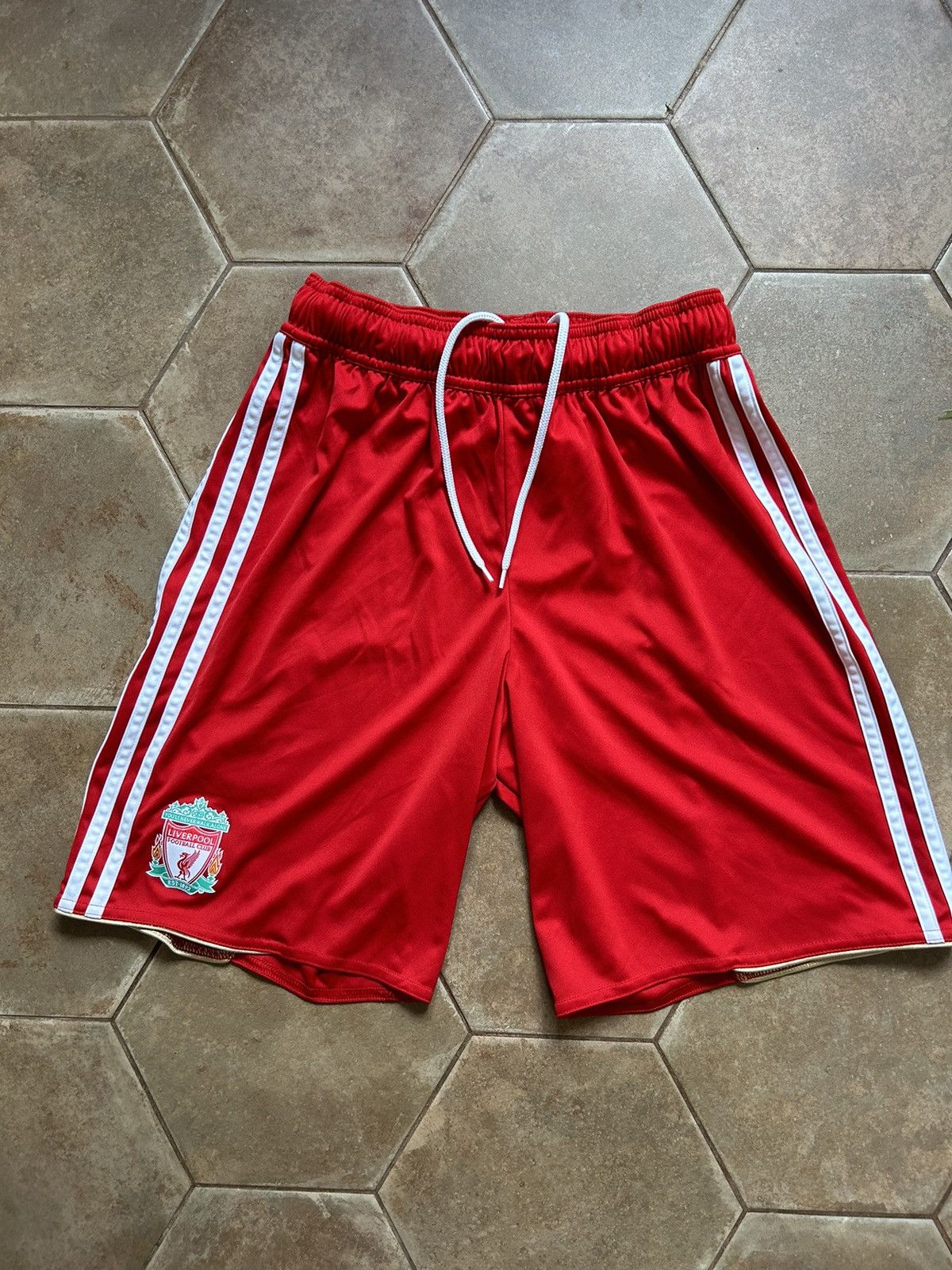 Vintage VINTAGE LIVERPOOL FC SHORTS Size US 32 / EU 48 - 1 Thumbnail