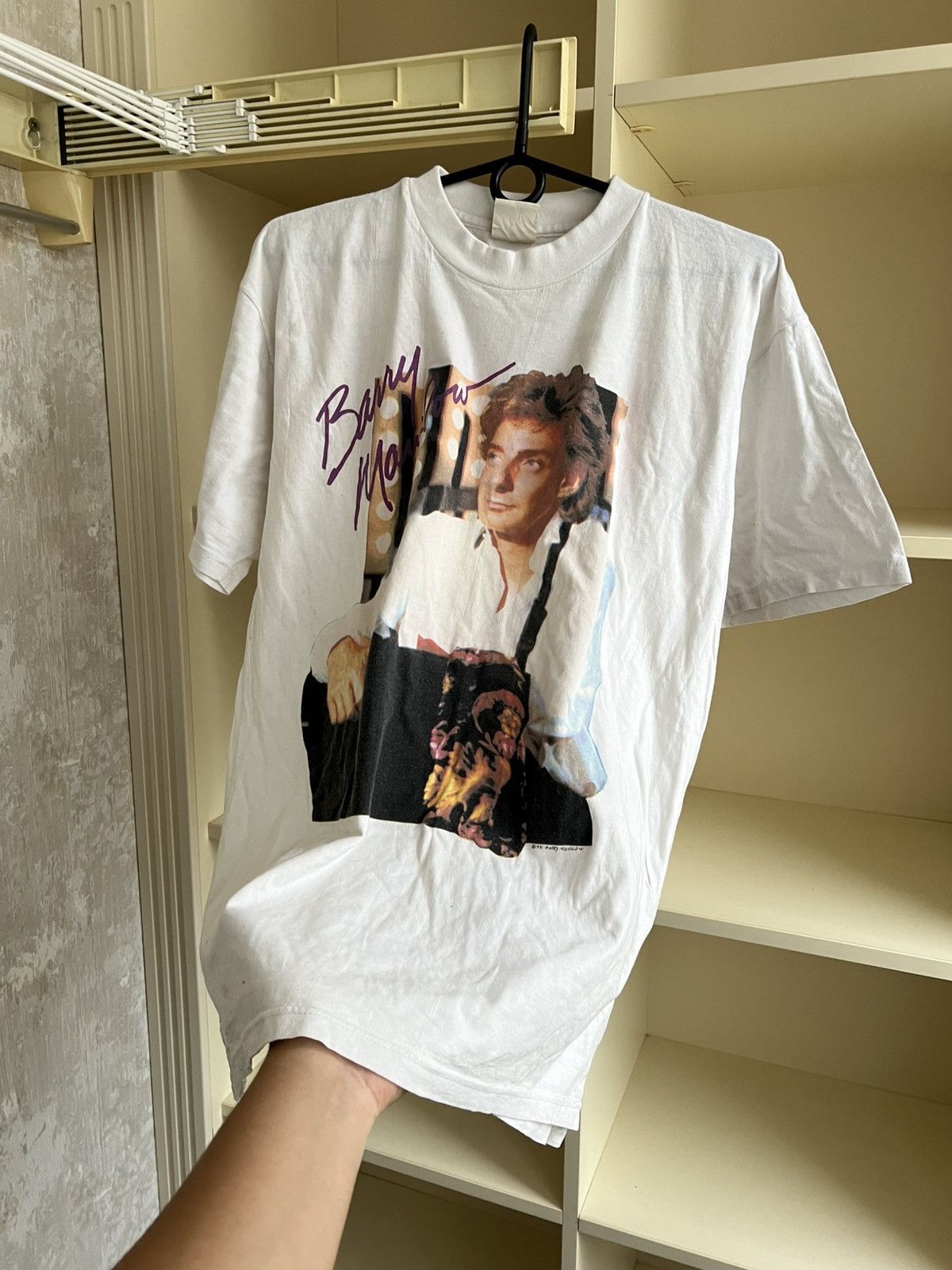 Band Tees Vintage 1991 Barry Manilow T-Shirt Music Tee Size L Size US L / EU 52-54 / 3 - 10 Thumbnail