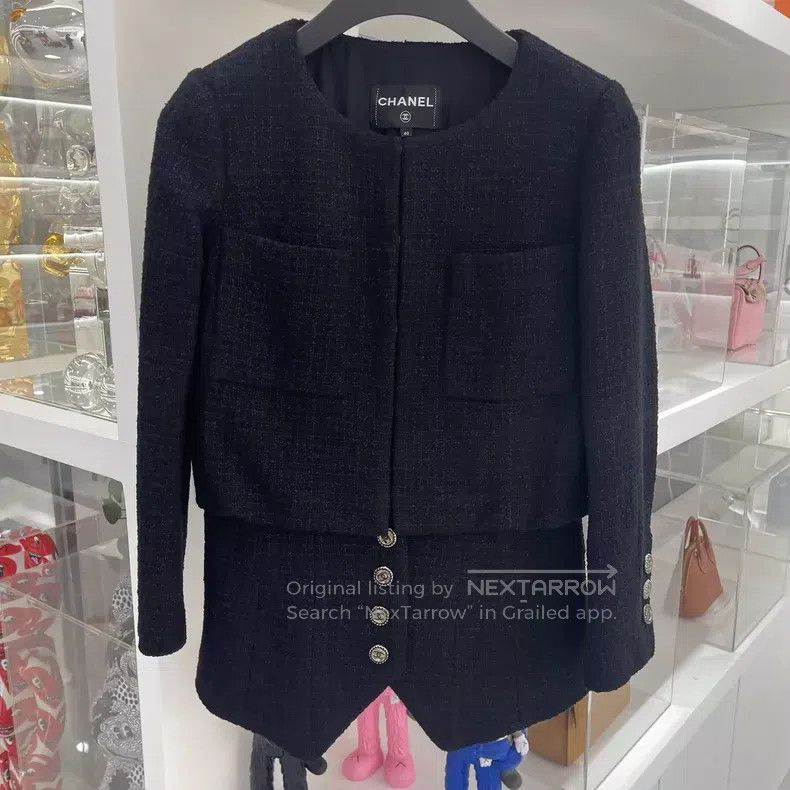 Chanel Chanel Black CC round-neck jacket Size S / US 4 / IT 40 - 1 Thumbnail