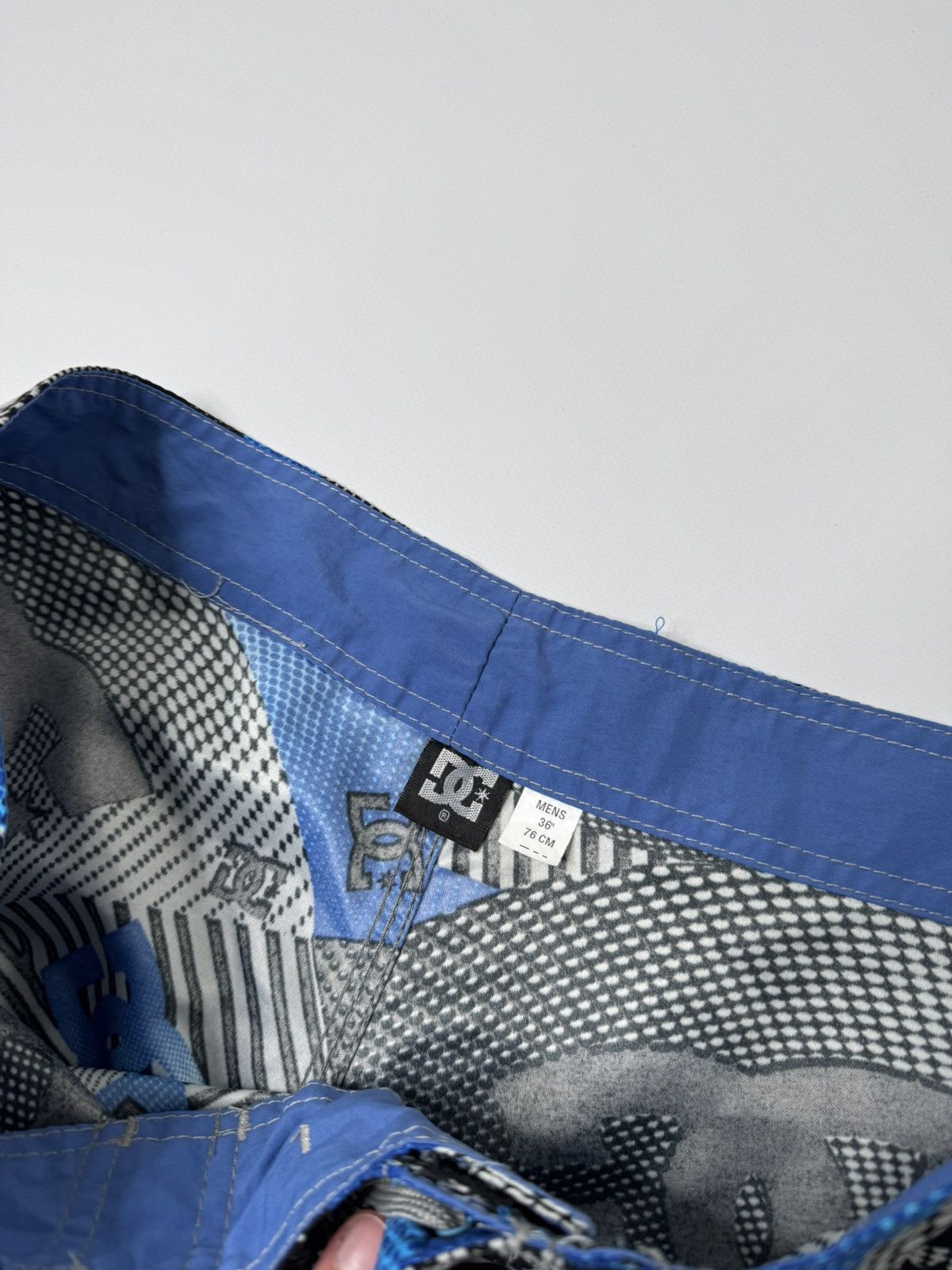 DC Vintage DC shoes skaterboards shorts logomania print y2k 00s Size US 36 / EU 52 - 4 Thumbnail