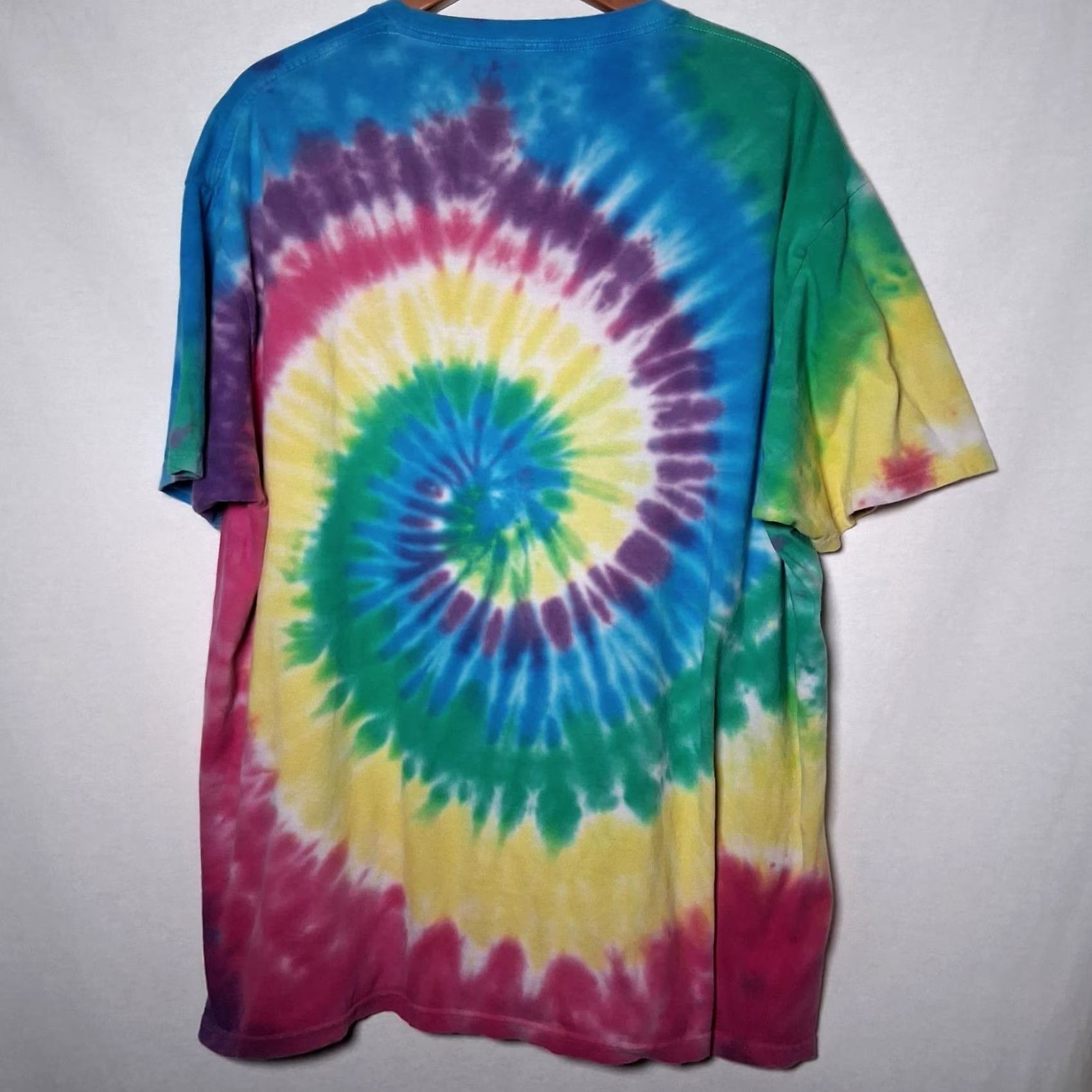 Rainbow BUC-EE'S Shirt Men XL Rainbow Tie Dye Gas Station Travel Superstore Graphic Print Crew Neck Short Sleeve Multicolor Cotton Logo Pattern Size US XL / EU 56 / 4 - 3 Thumbnail
